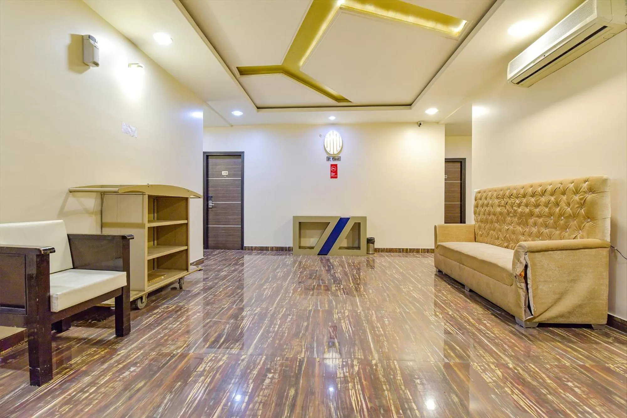 Lobby or reception in FabHotel Resolute Gopalpura