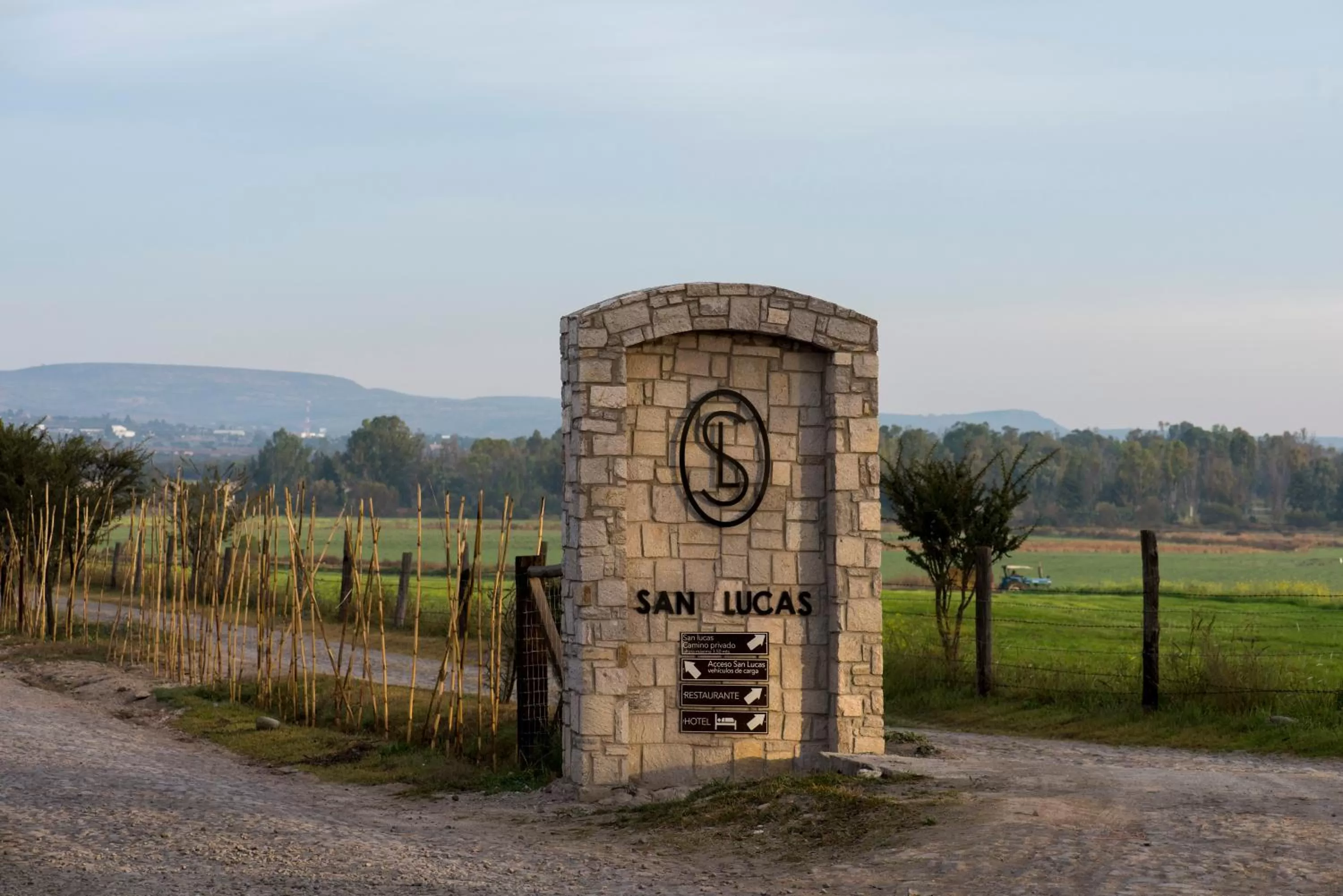 Facade/entrance, Property Building in Viñedos San Lucas