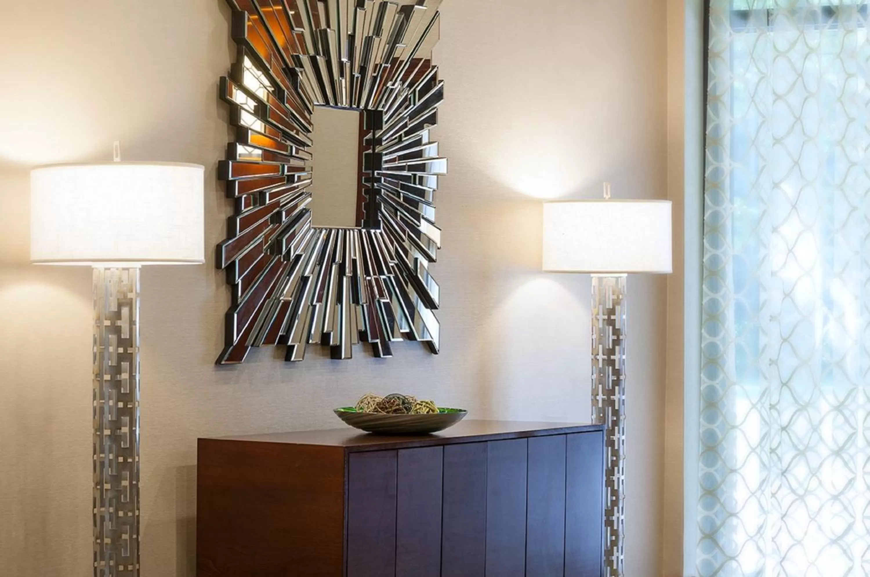 Property building in Holiday Inn Hartford Downtown Area by IHG