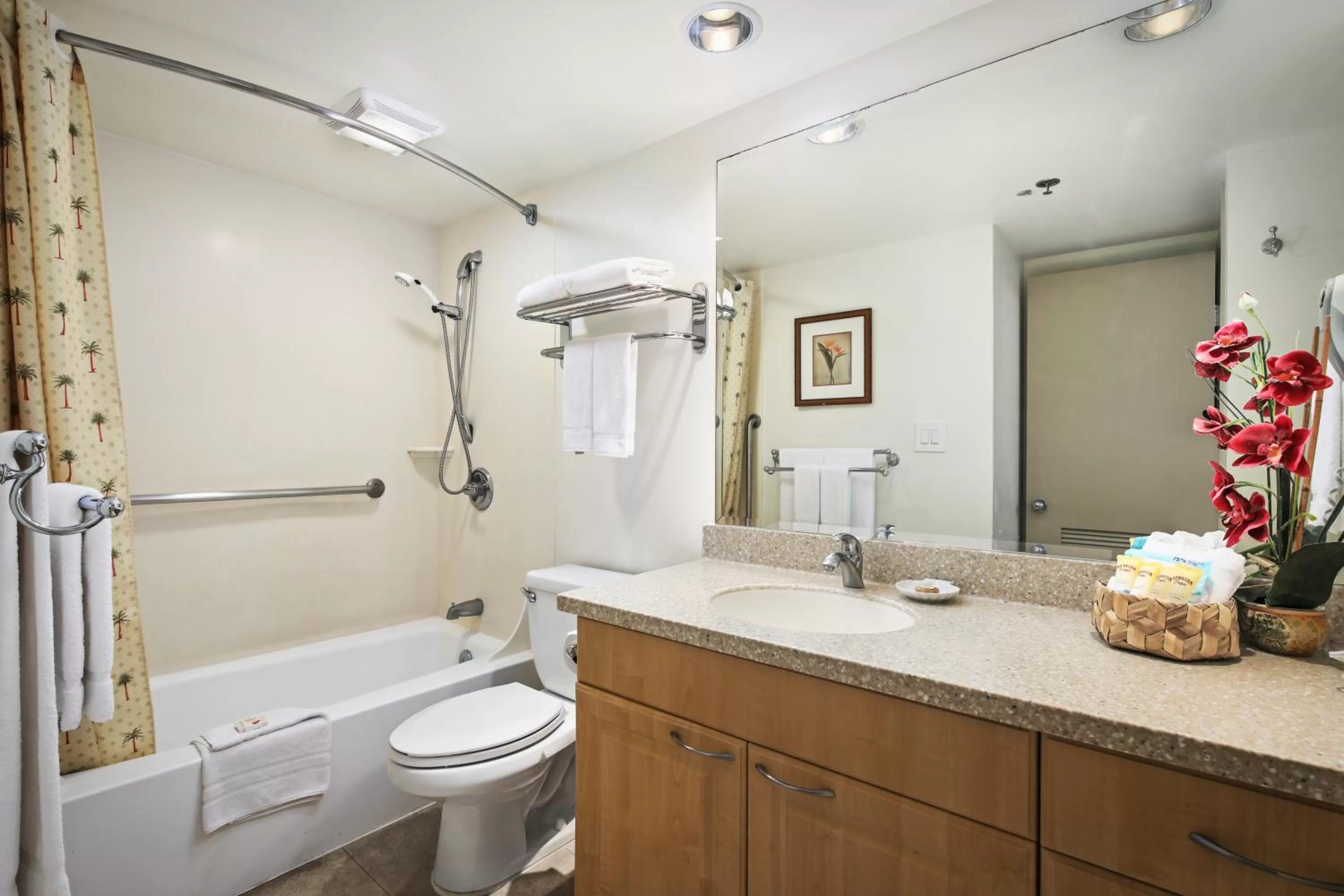 Shower in Aston Waikiki Sunset