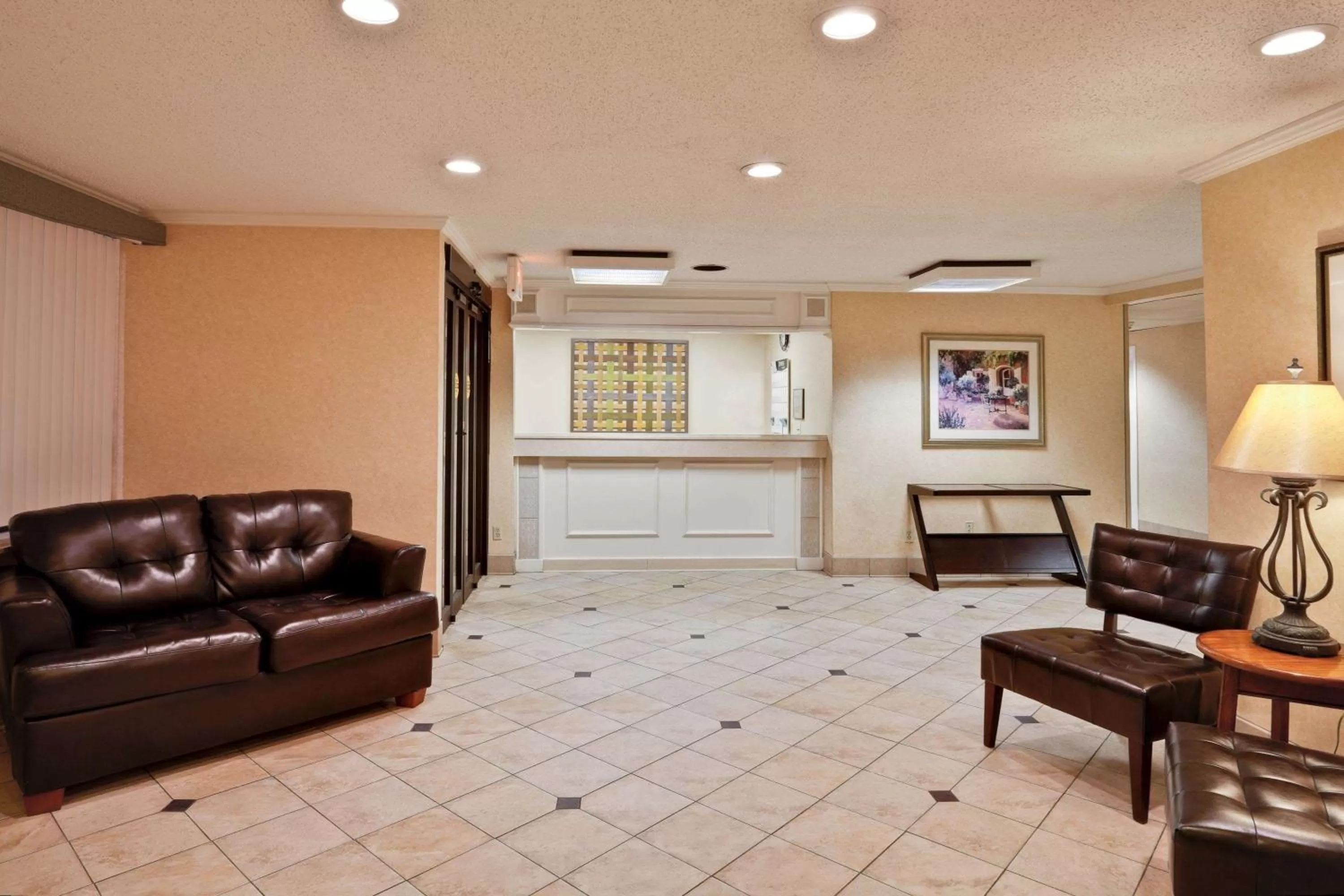 Lobby or reception in La Quinta by Wyndham Tampa Fairgrounds - Casino