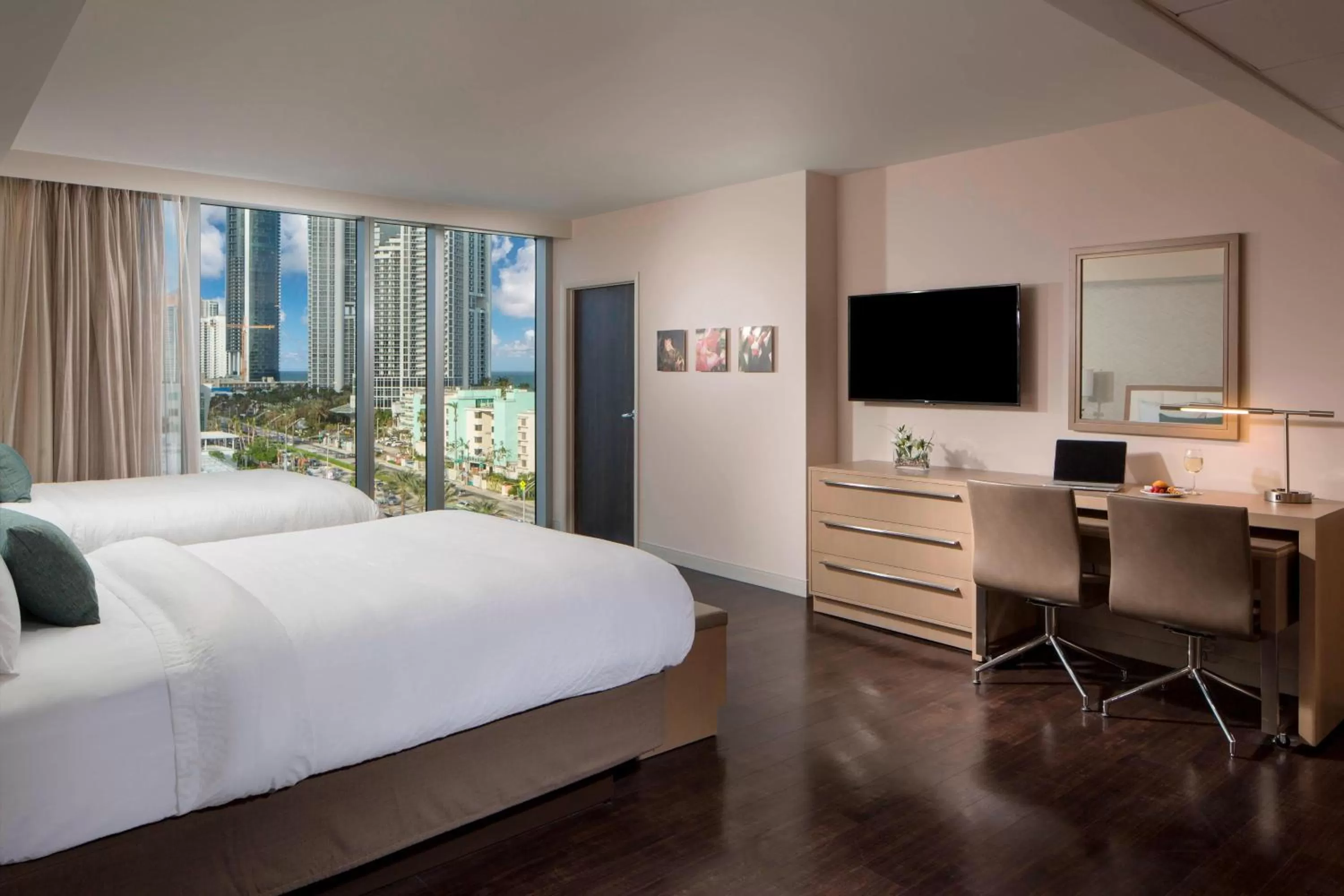 Bedroom, Bed in Residence Inn Miami Sunny Isles Beach