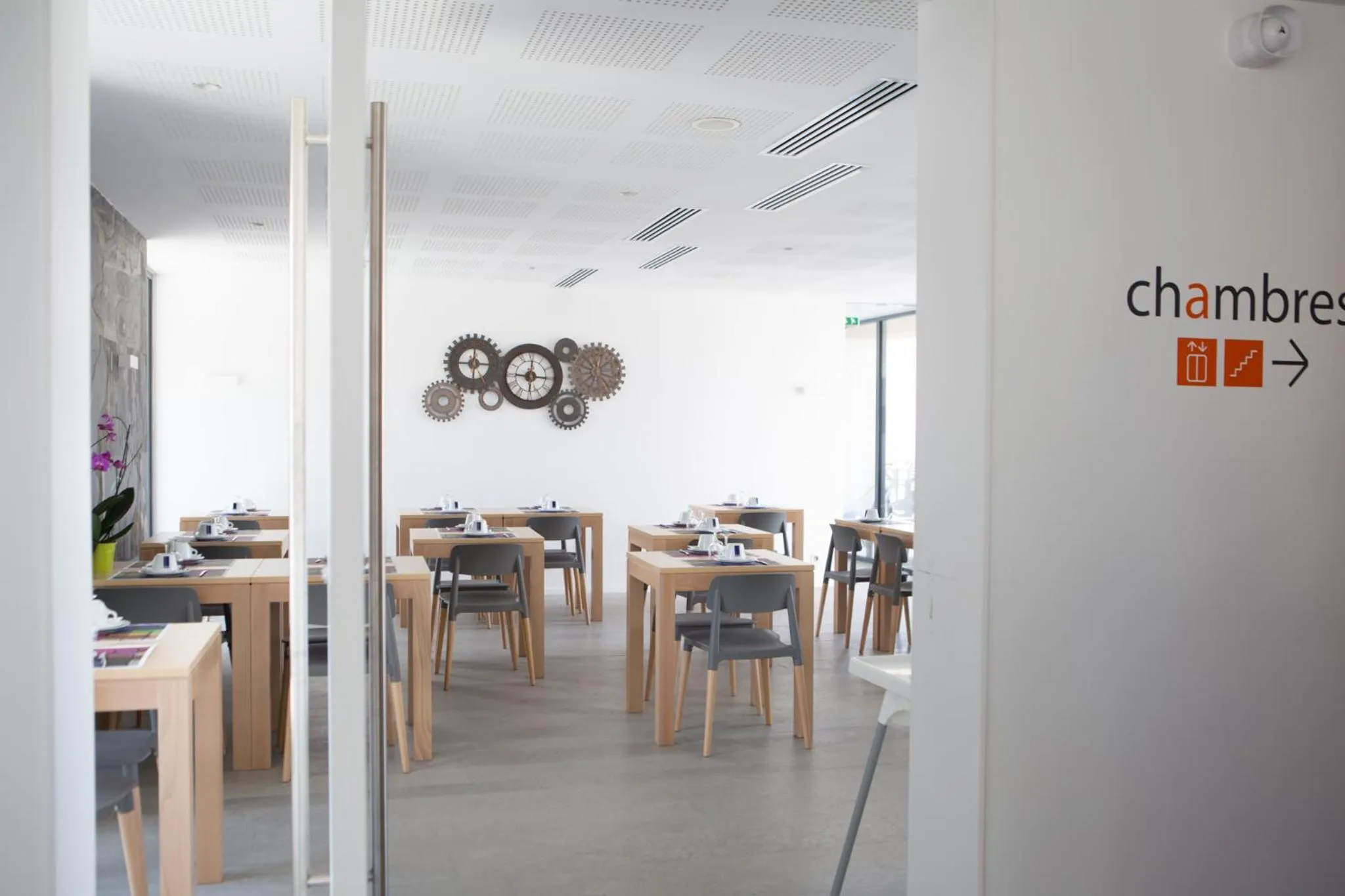 Restaurant/places to eat in Hotel Restaurant Santiago