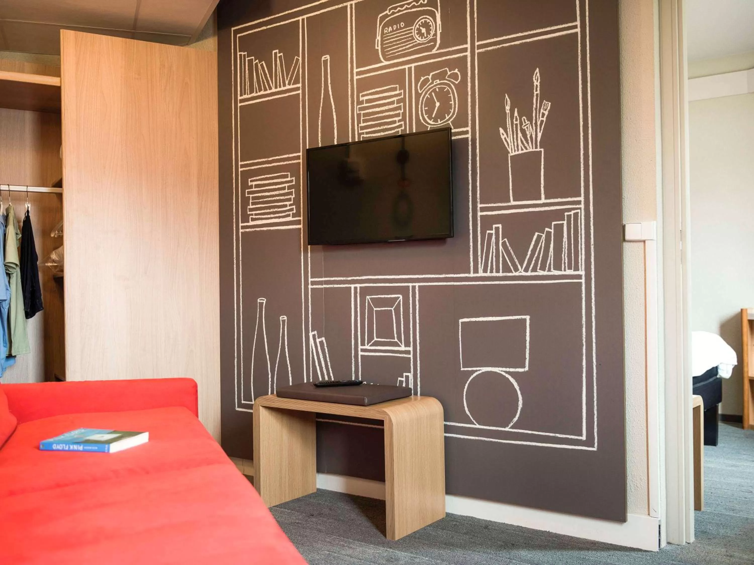 Photo of the whole room, Bed in Hotel ibis Narbonne