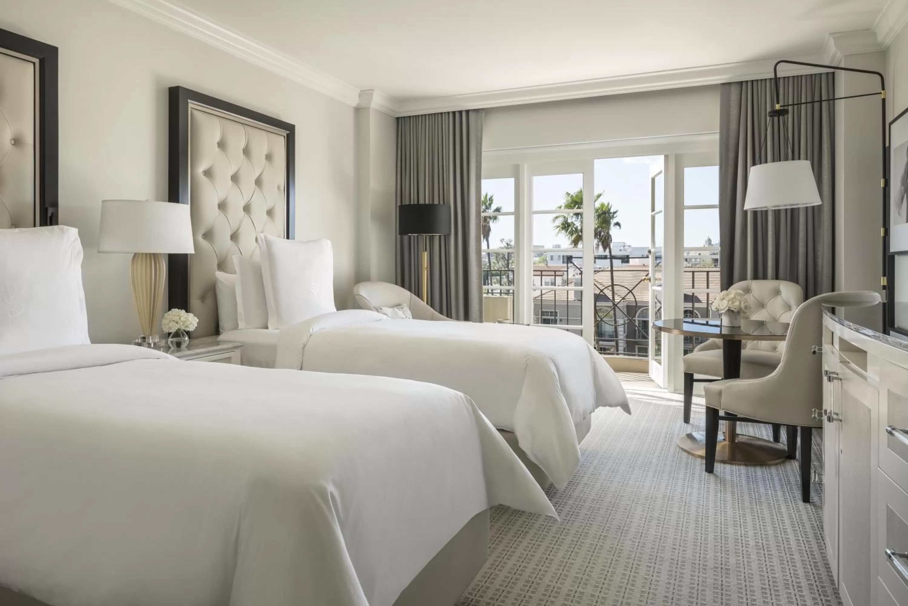 Photo of the whole room, Bed in Four Seasons Hotel Los Angeles at Beverly Hills