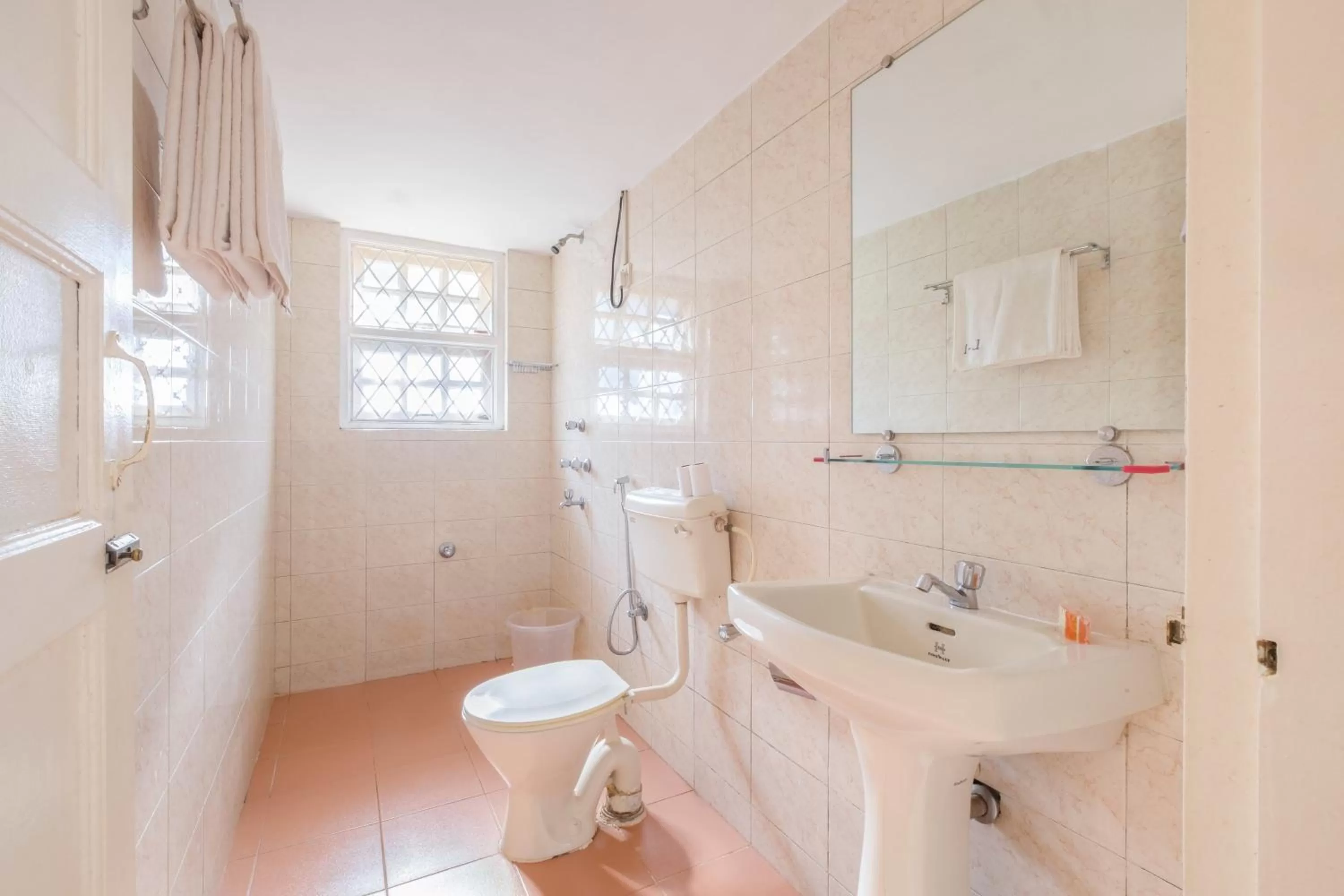 Shower, Bathroom in Casa Legend Economy, Calangute Goa