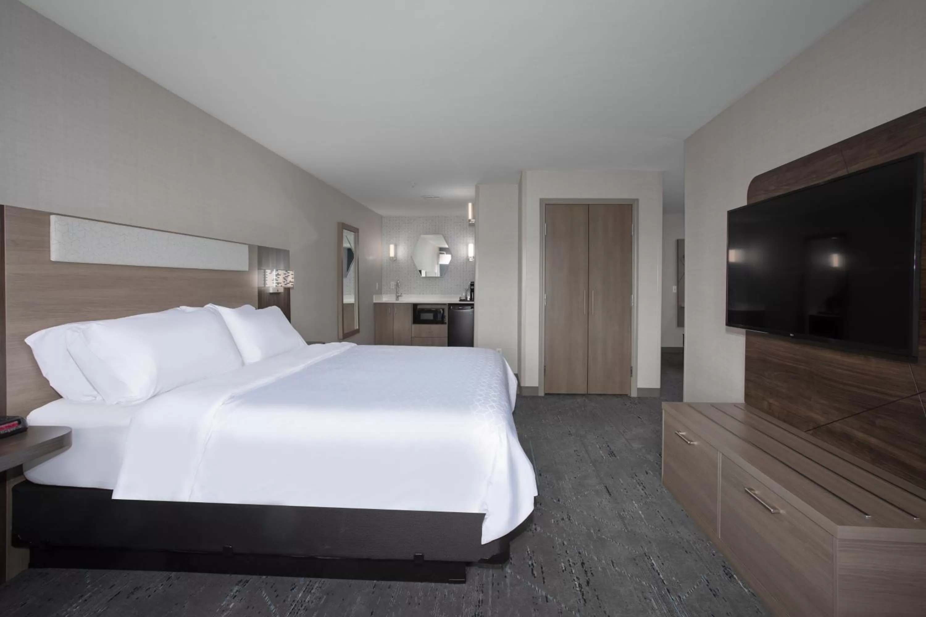 Photo of the whole room, Bed in Holiday Inn Express Hotel & Suites Grand Junction by IHG