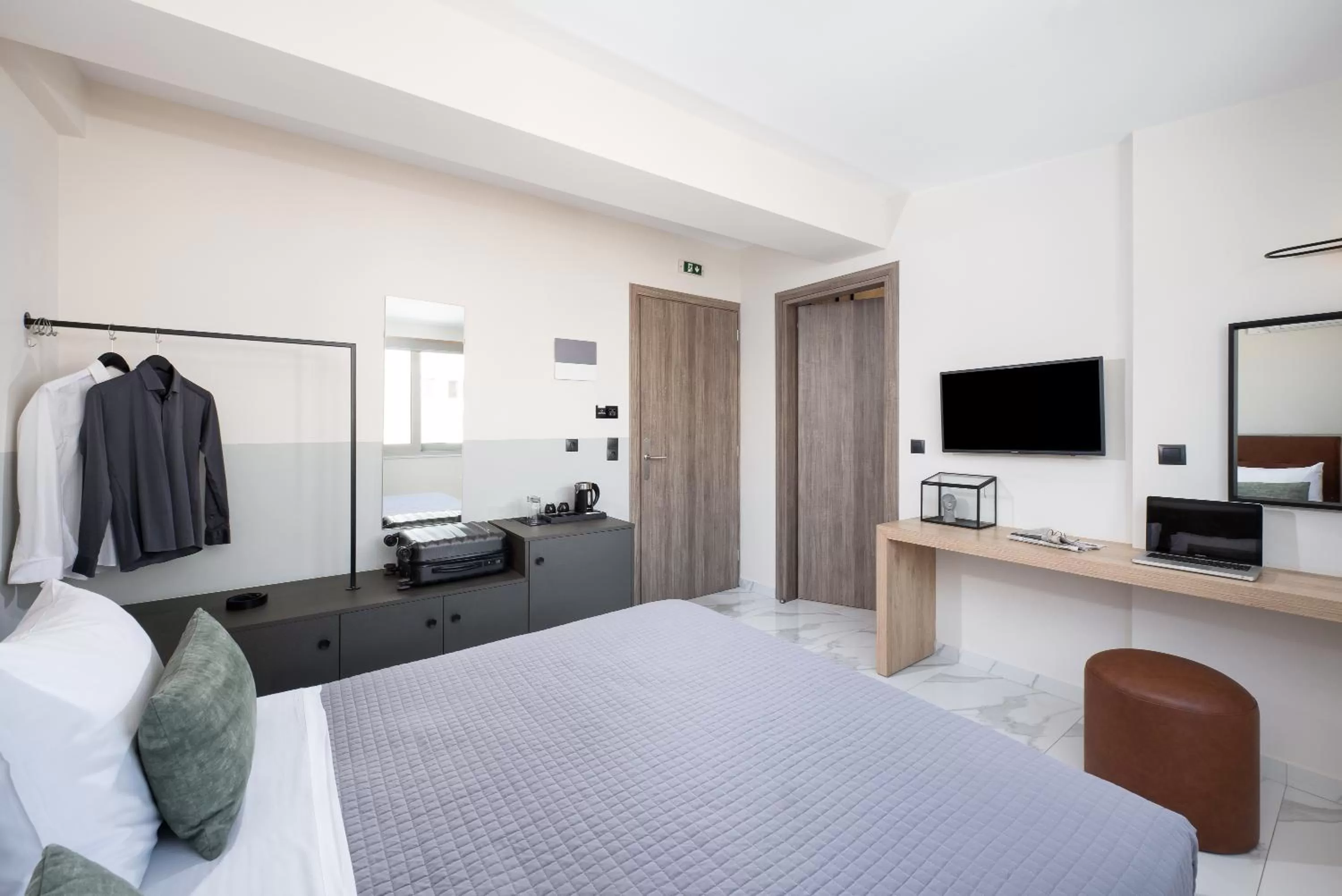 Photo of the whole room, Bed in Enattica Suites