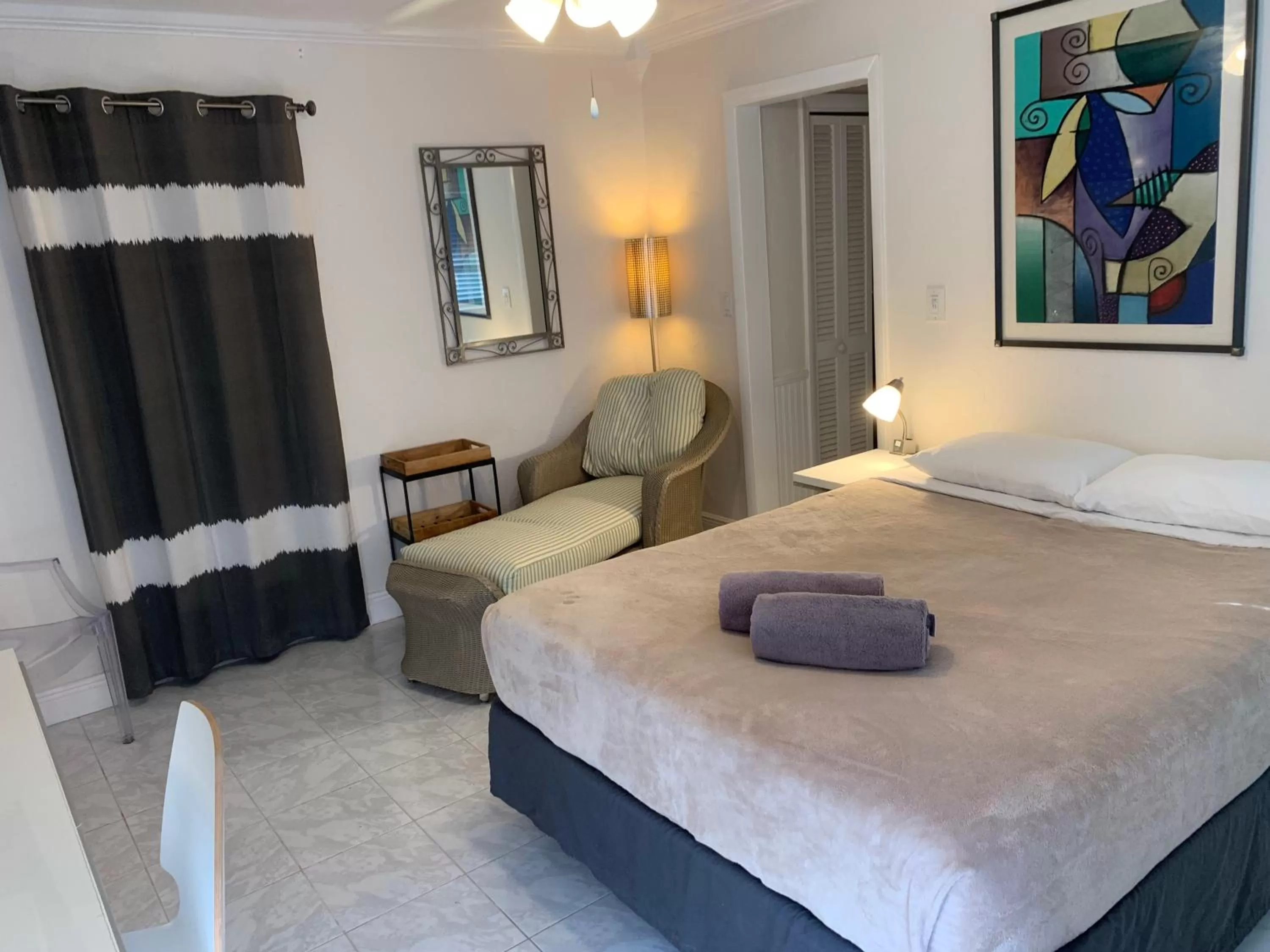 Bedroom, Bed in Manhattan Tower Apartment Hotel