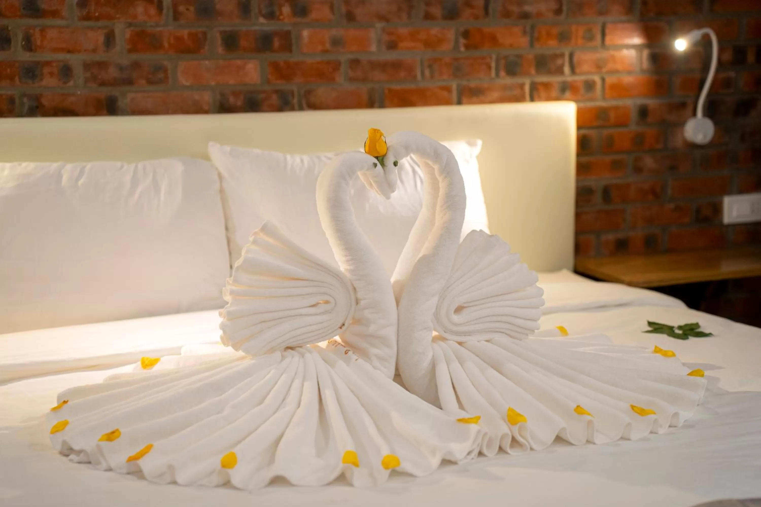 Bed in Hoi An Golden Bamboo An Bang Beach Villa & Spa