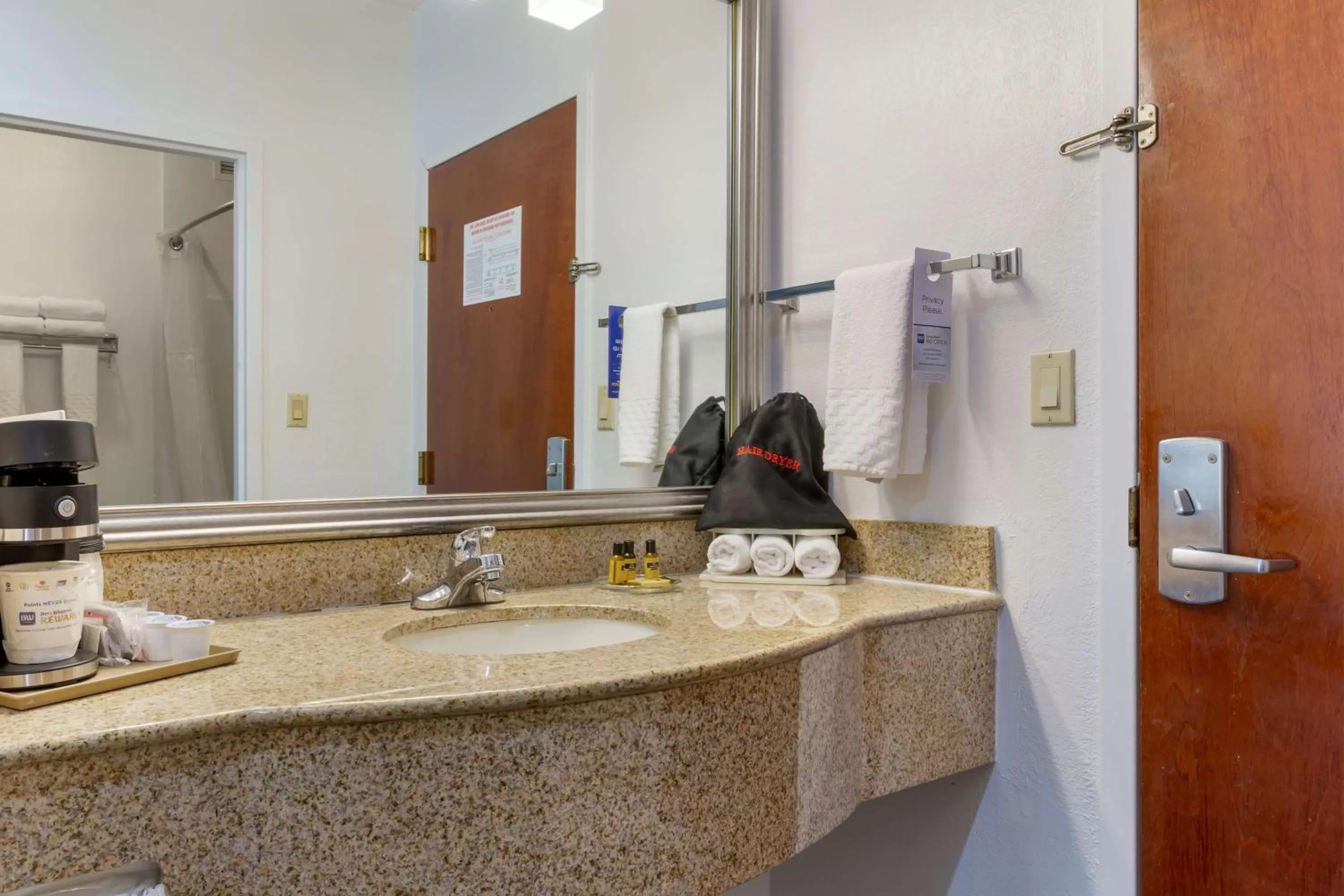 Bedroom in Best Western Plus South Hill Inn