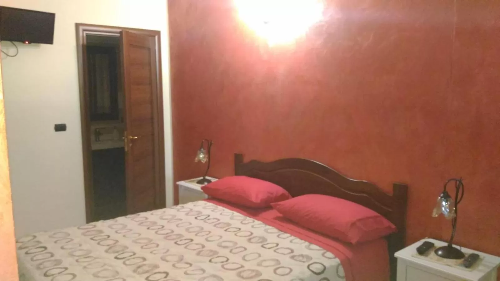 Decorative detail, Bed in Dolcedorme del Pollino