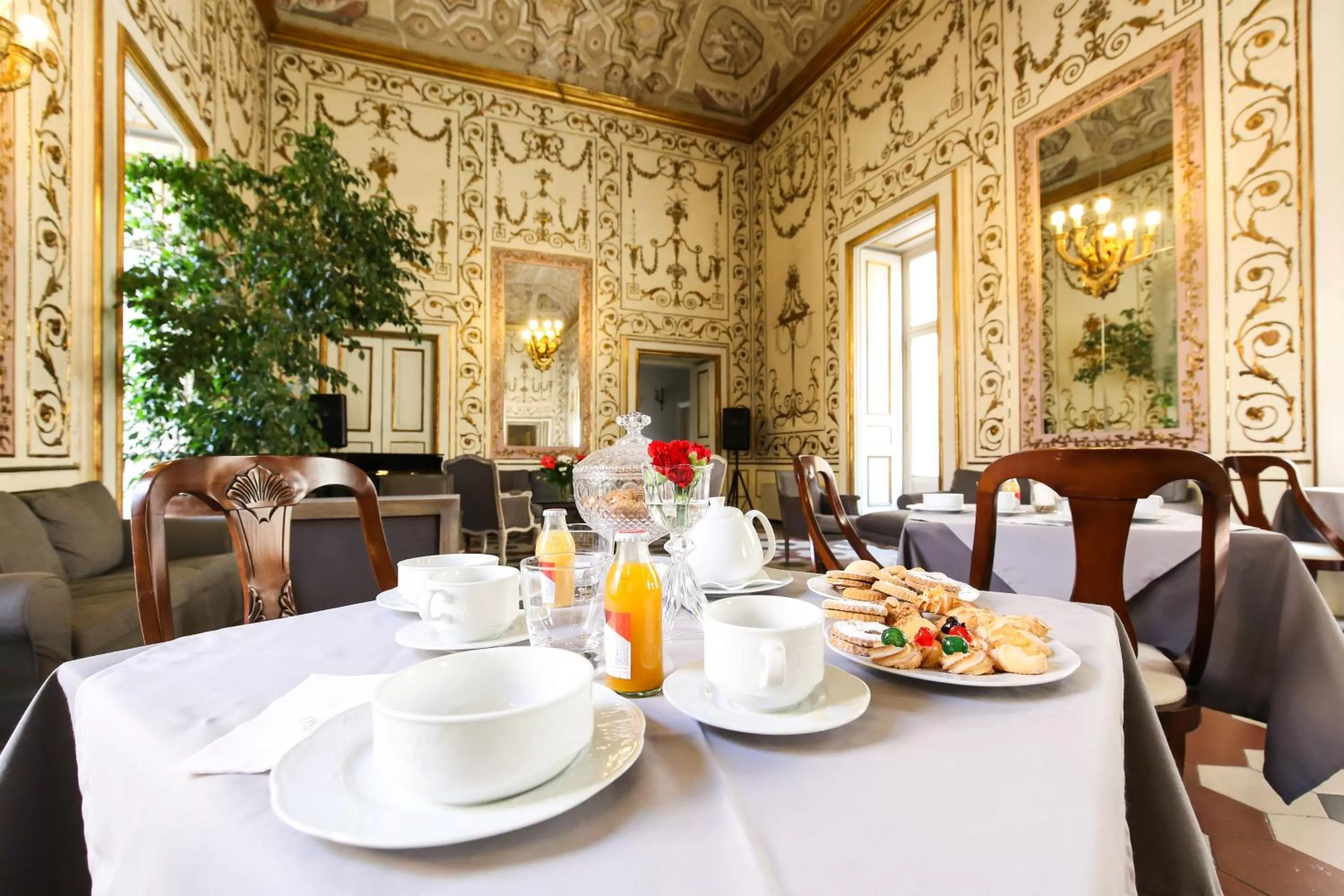 Restaurant/places to eat in Decumani Hotel De Charme