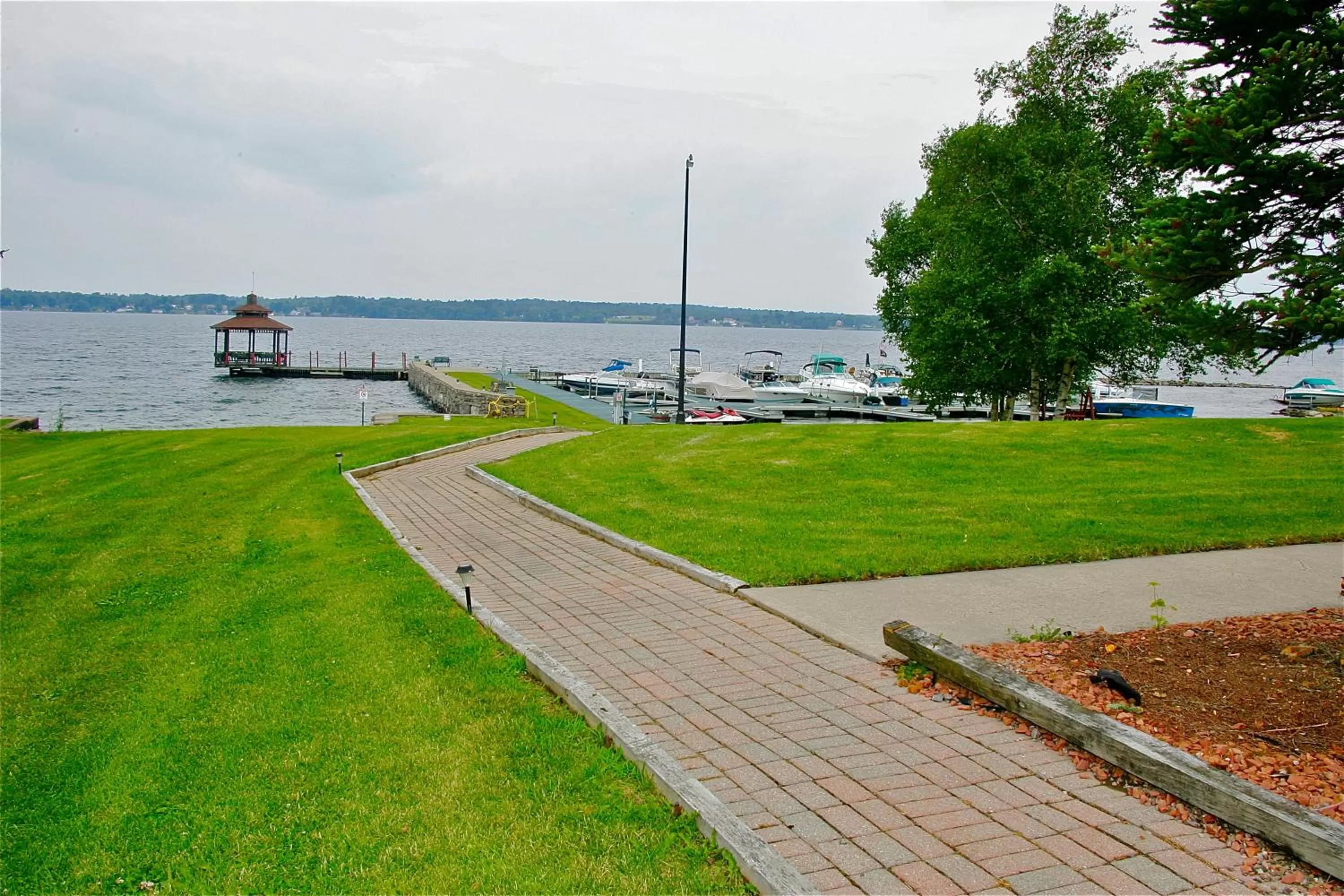 Facade/entrance in Stone Fence Resort