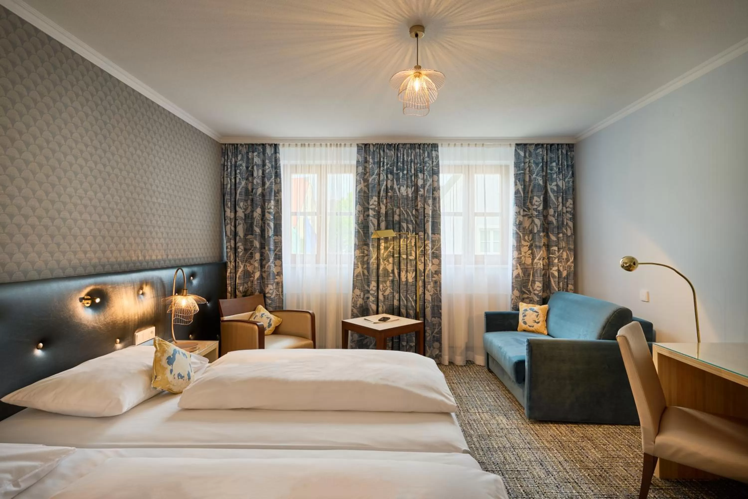 Photo of the whole room, Bed in Hotel Lechnerhof Unterföhring