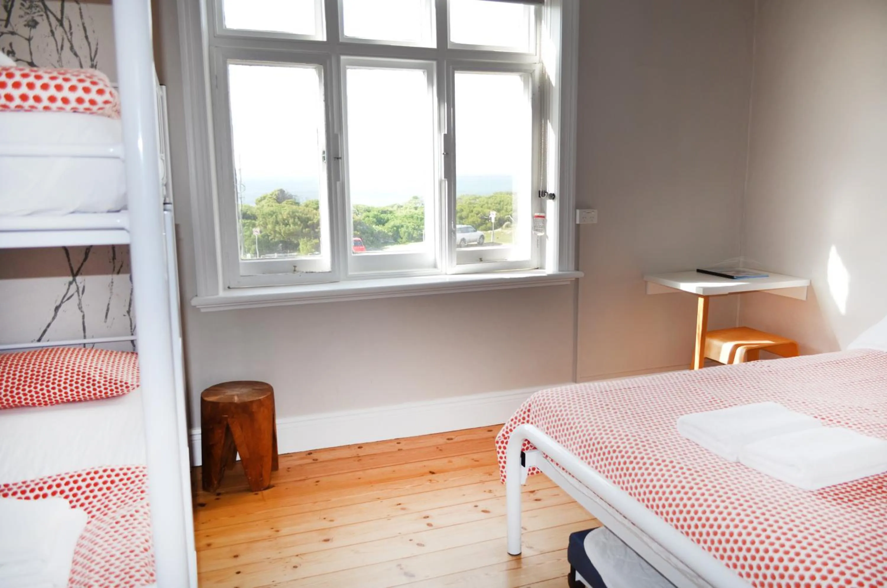 Day, Bed in YHA Port Elliot Beach House