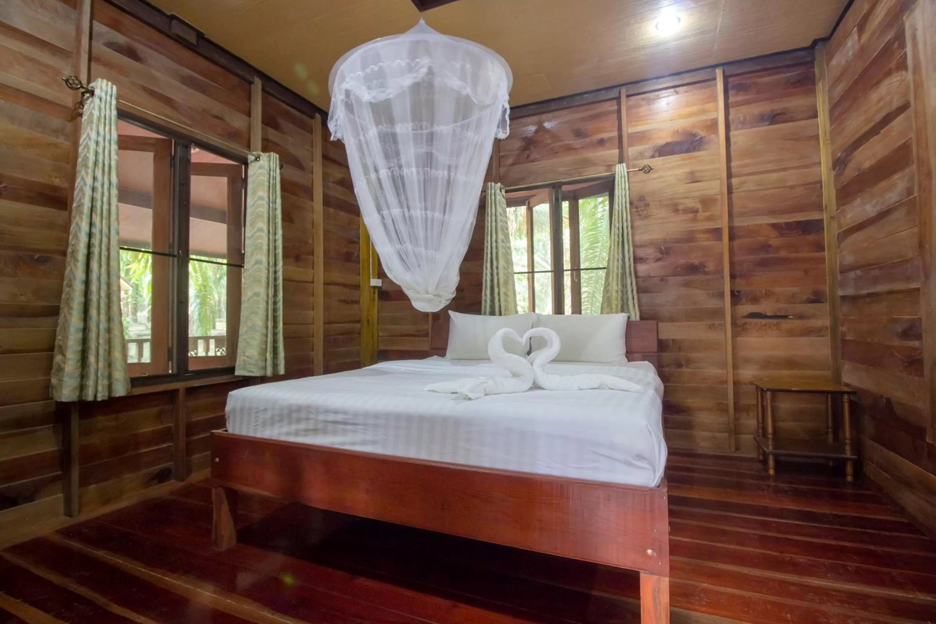 Photo of the whole room, Bed in Khao Sok Palmview Resort