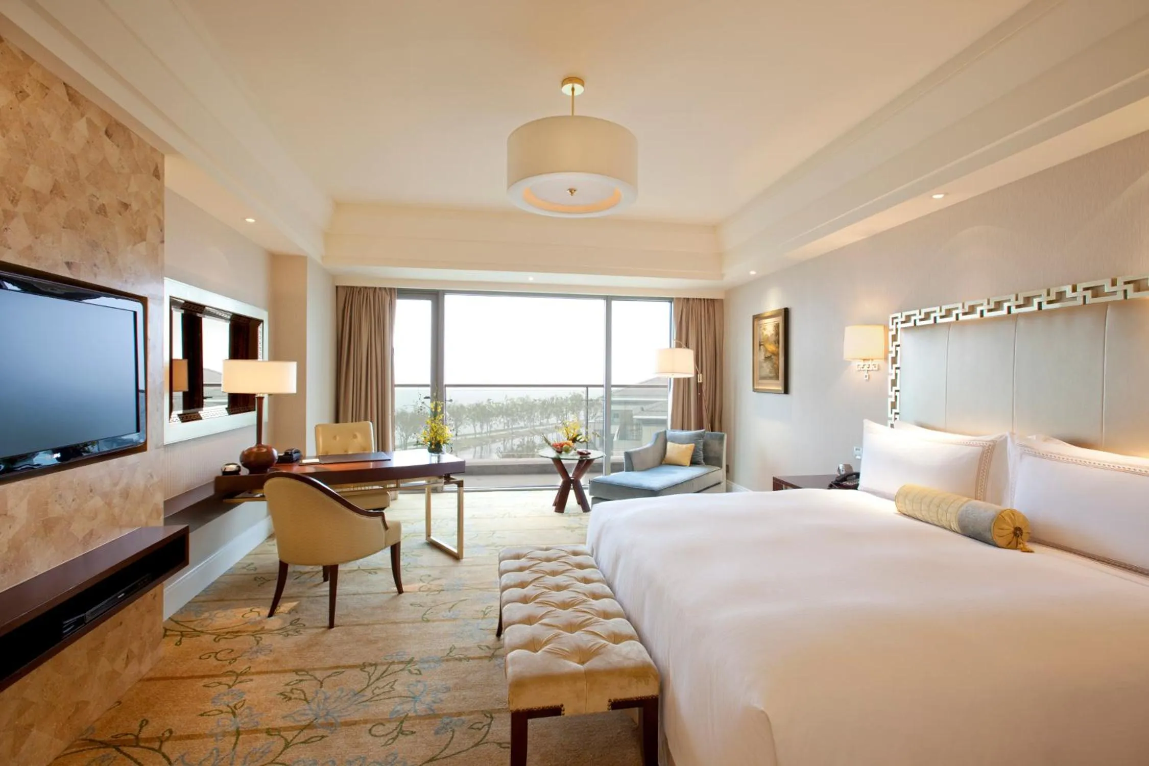Property building, Bed in Fairmont Yangcheng Lake