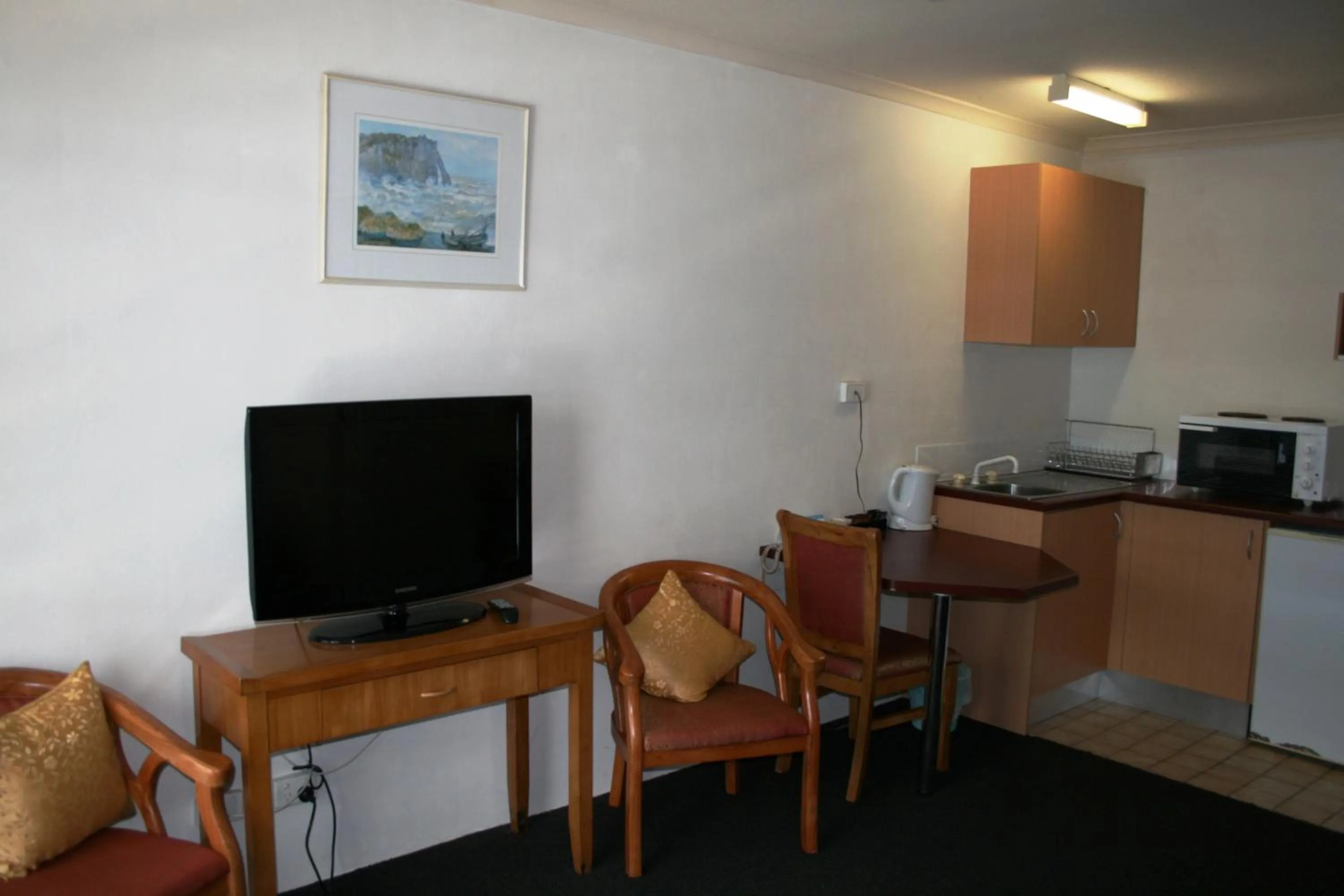 TV and multimedia in Luma Luma Holiday Apartments