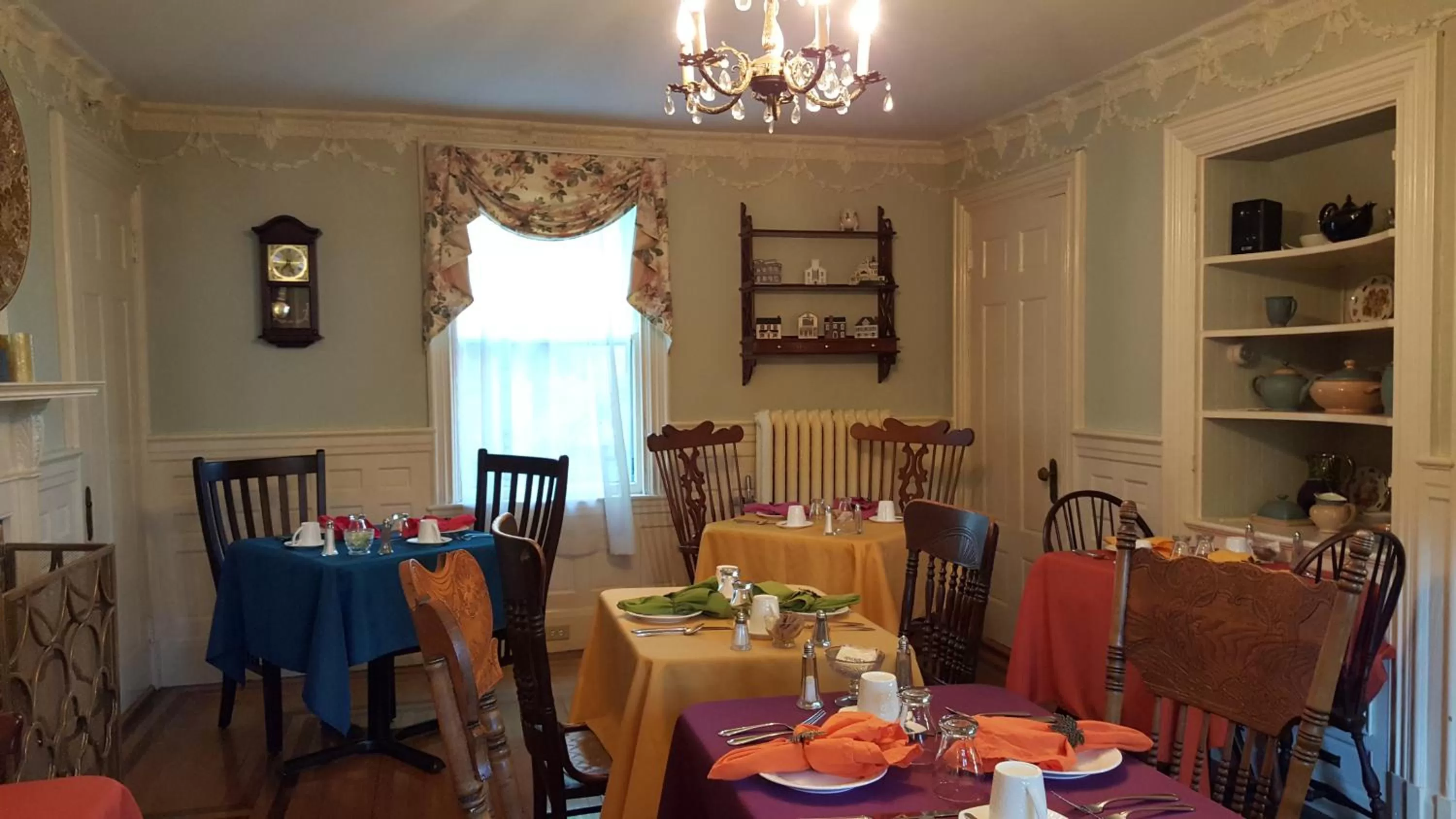 Restaurant/Places to Eat in Blackberry Inn