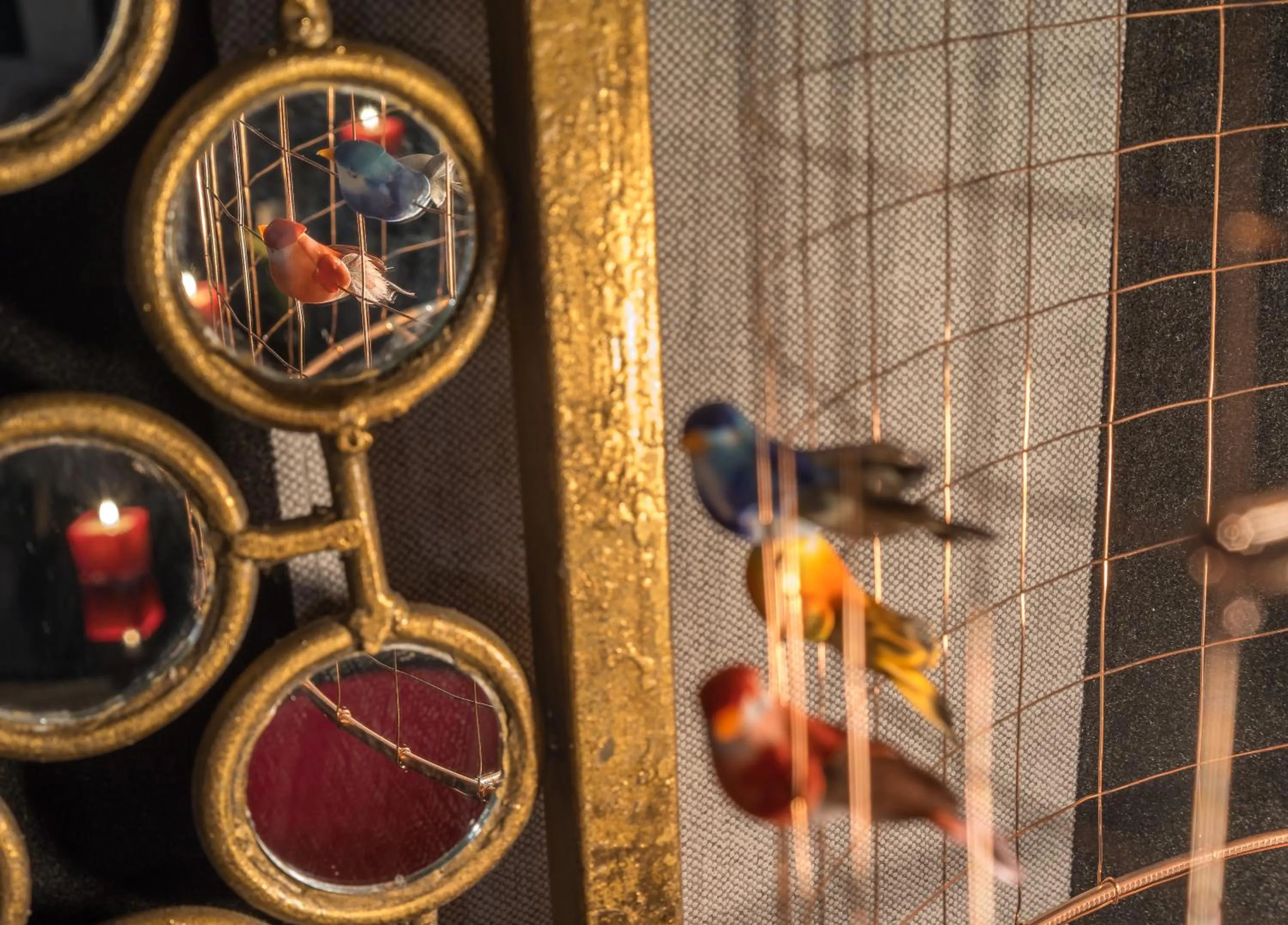 Decorative detail in Hôtel La Parizienne - Proche Montparnasse