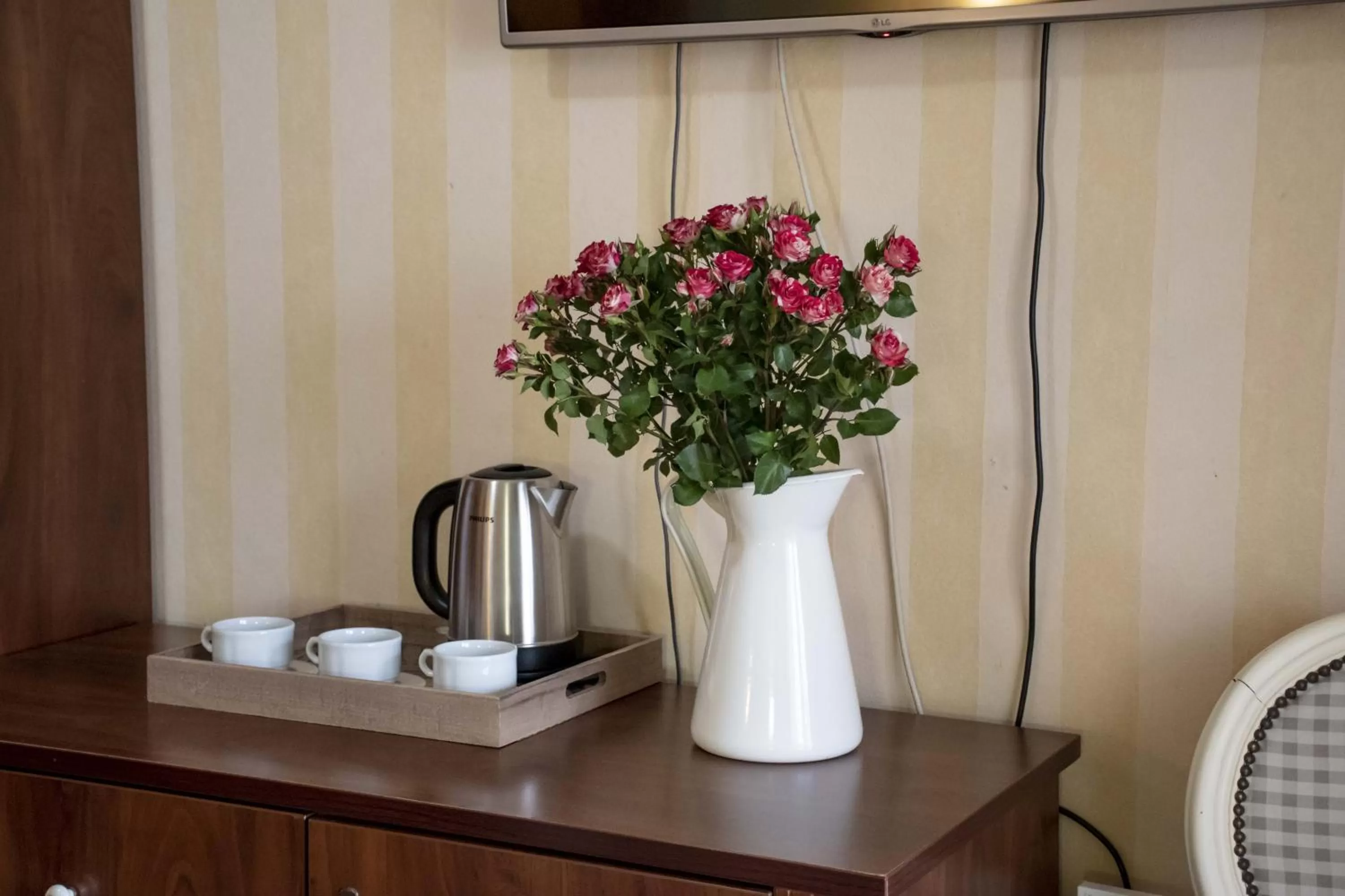 Coffee/Tea Facilities in Mali Hotel Porat