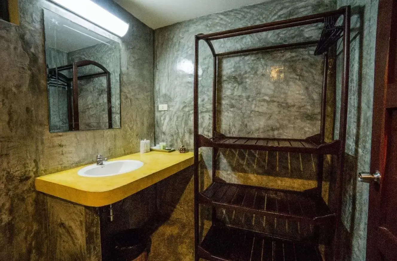 Garden in Chang Cliff Resort Garden in Chang Cliff Resort