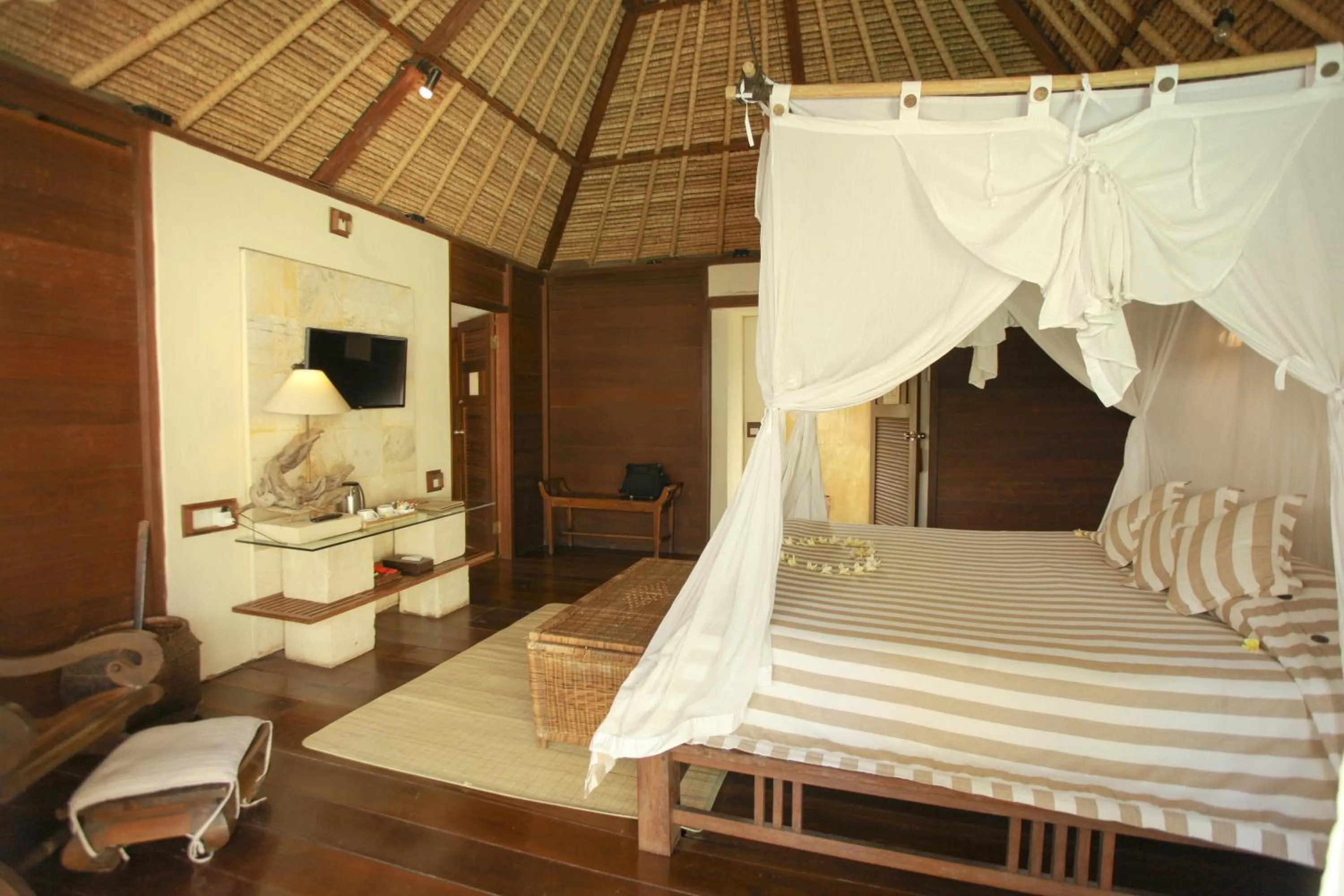Bed in Visakha Sanur by Puri Signatures
