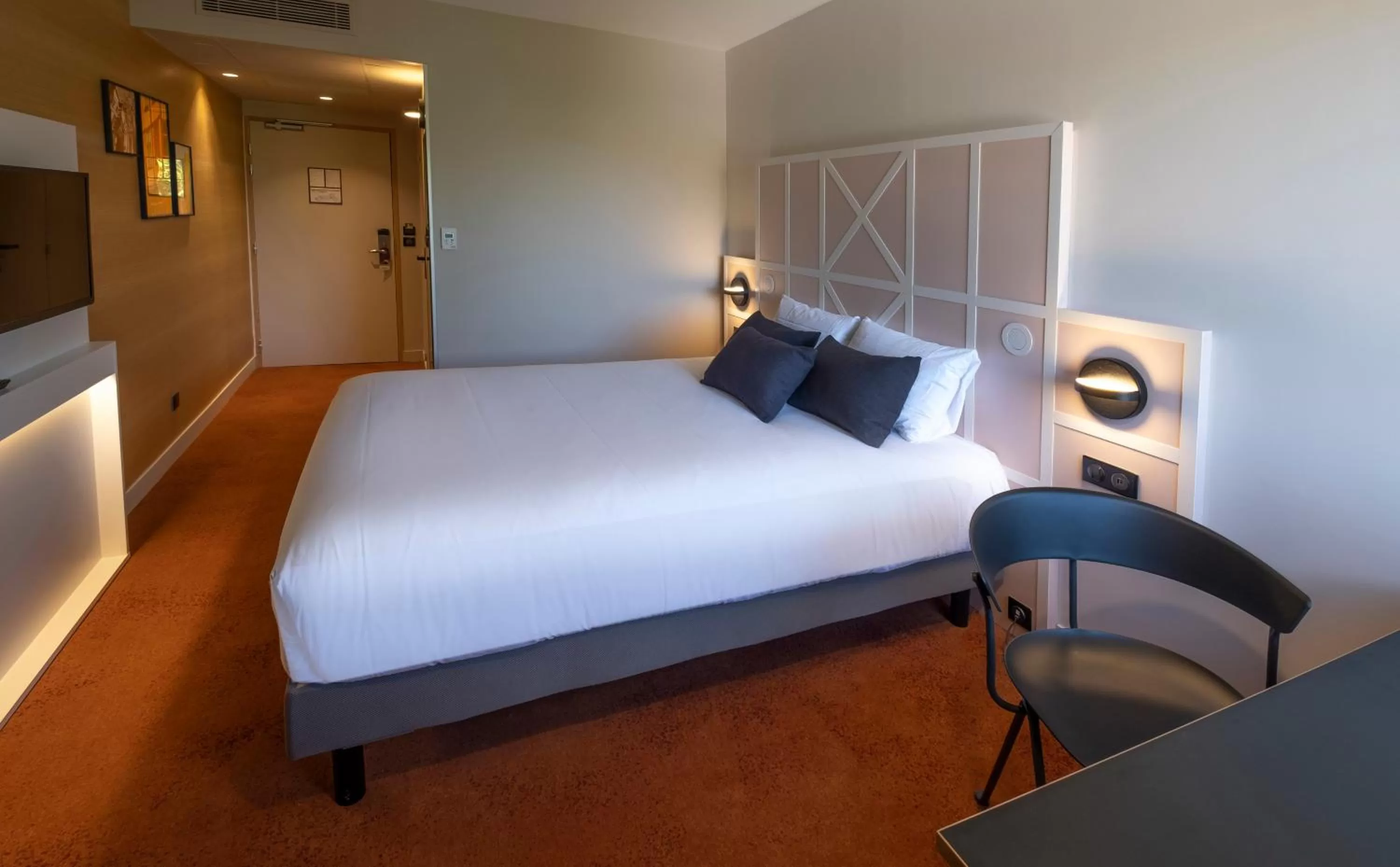 Bed in Mercure Rouen Centre Champ de Mars