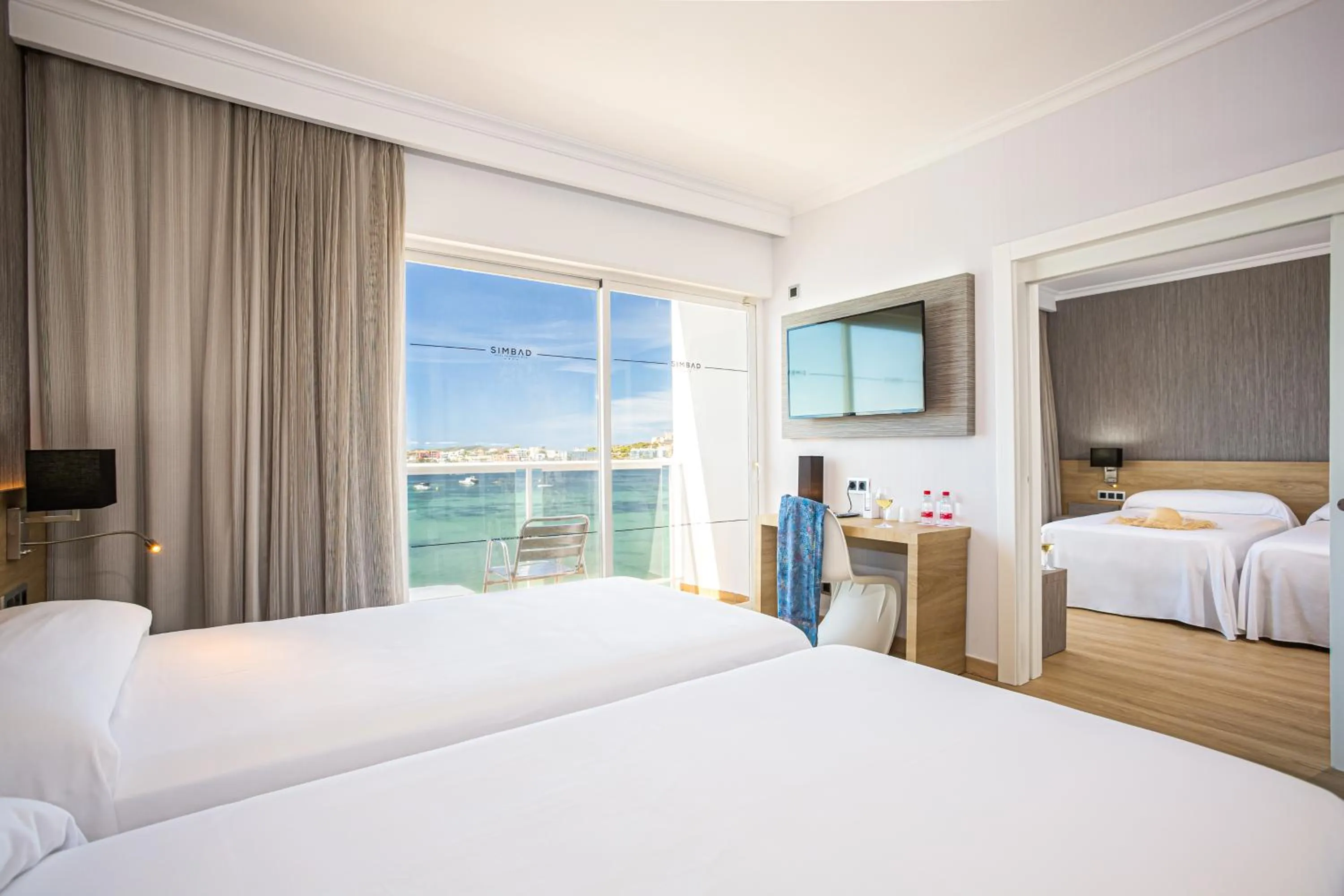 Photo of the whole room, Bed in Hotel Simbad Ibiza