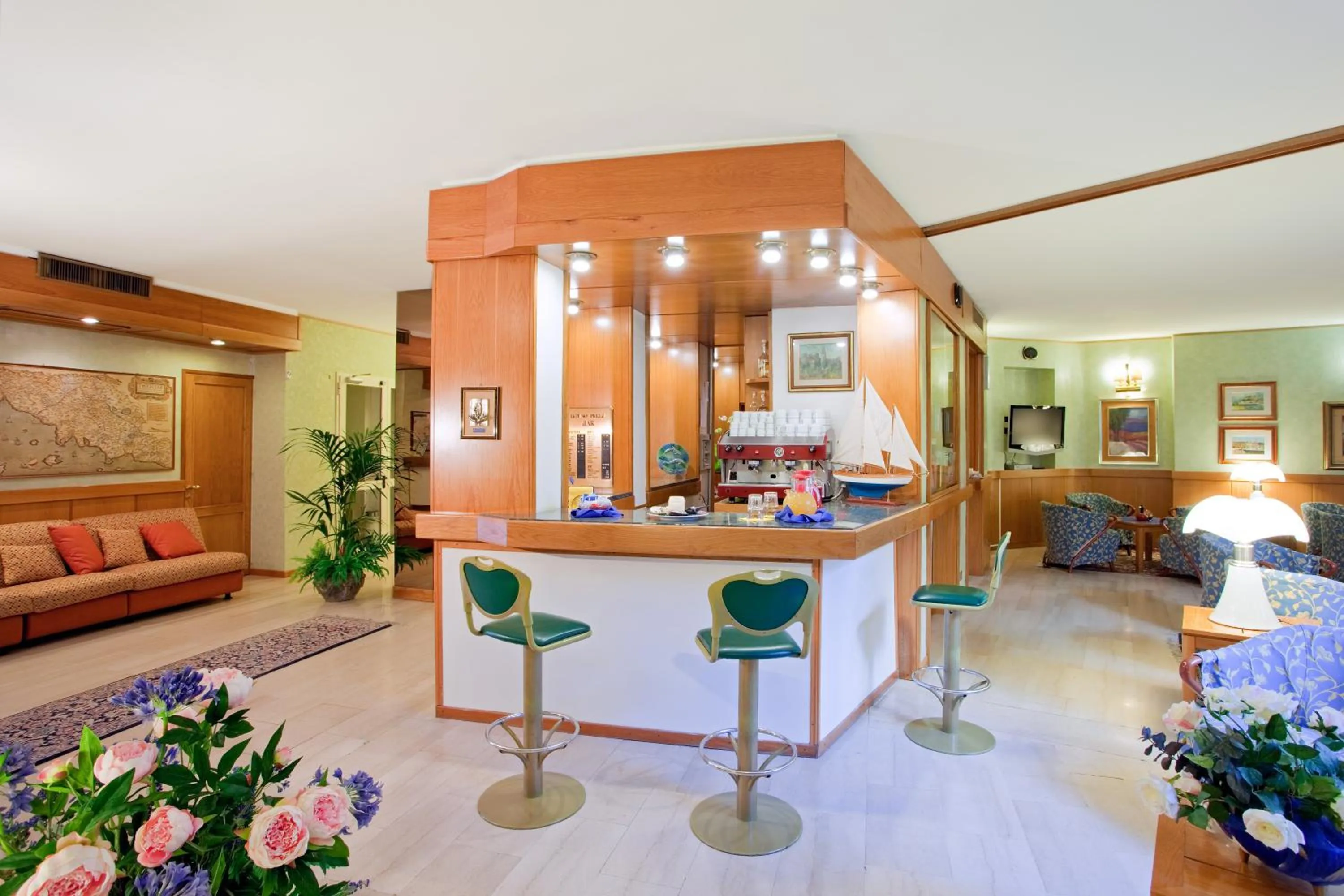 Lounge or bar in Hotel L'Approdo