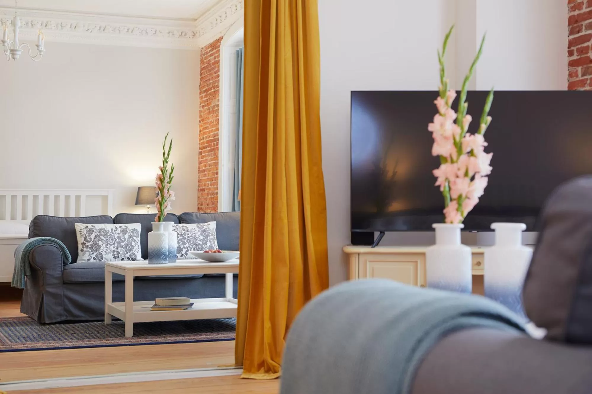 Communal lounge/ TV room in Aparthotel alsterSuite