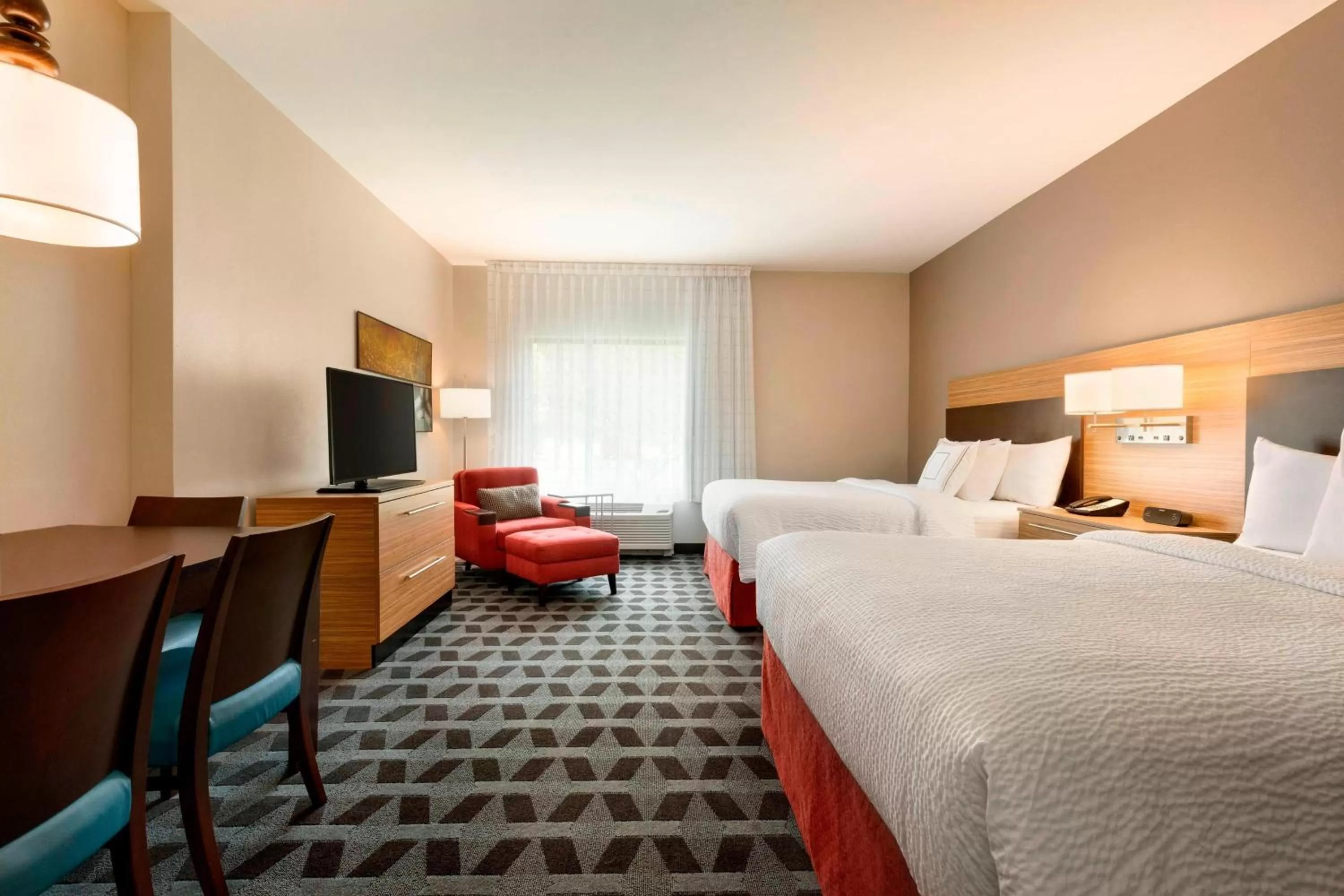 Photo of the whole room, Bed in TownePlace Suites by Marriott Pittsburgh Airport/Robinson Township