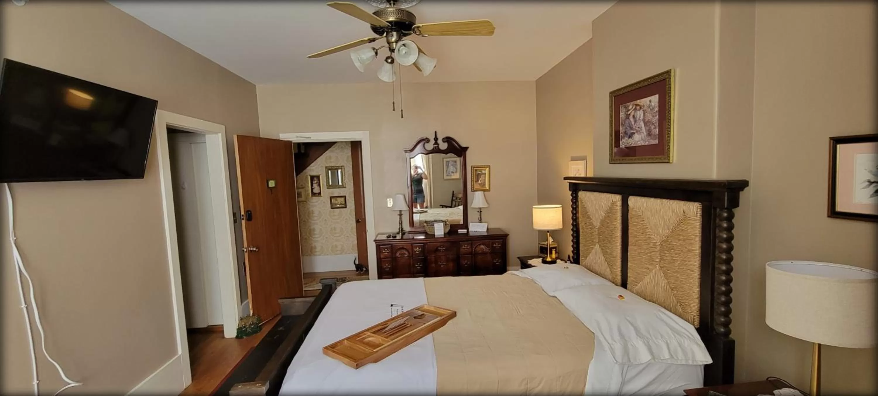 Bed in Inn at the Agora