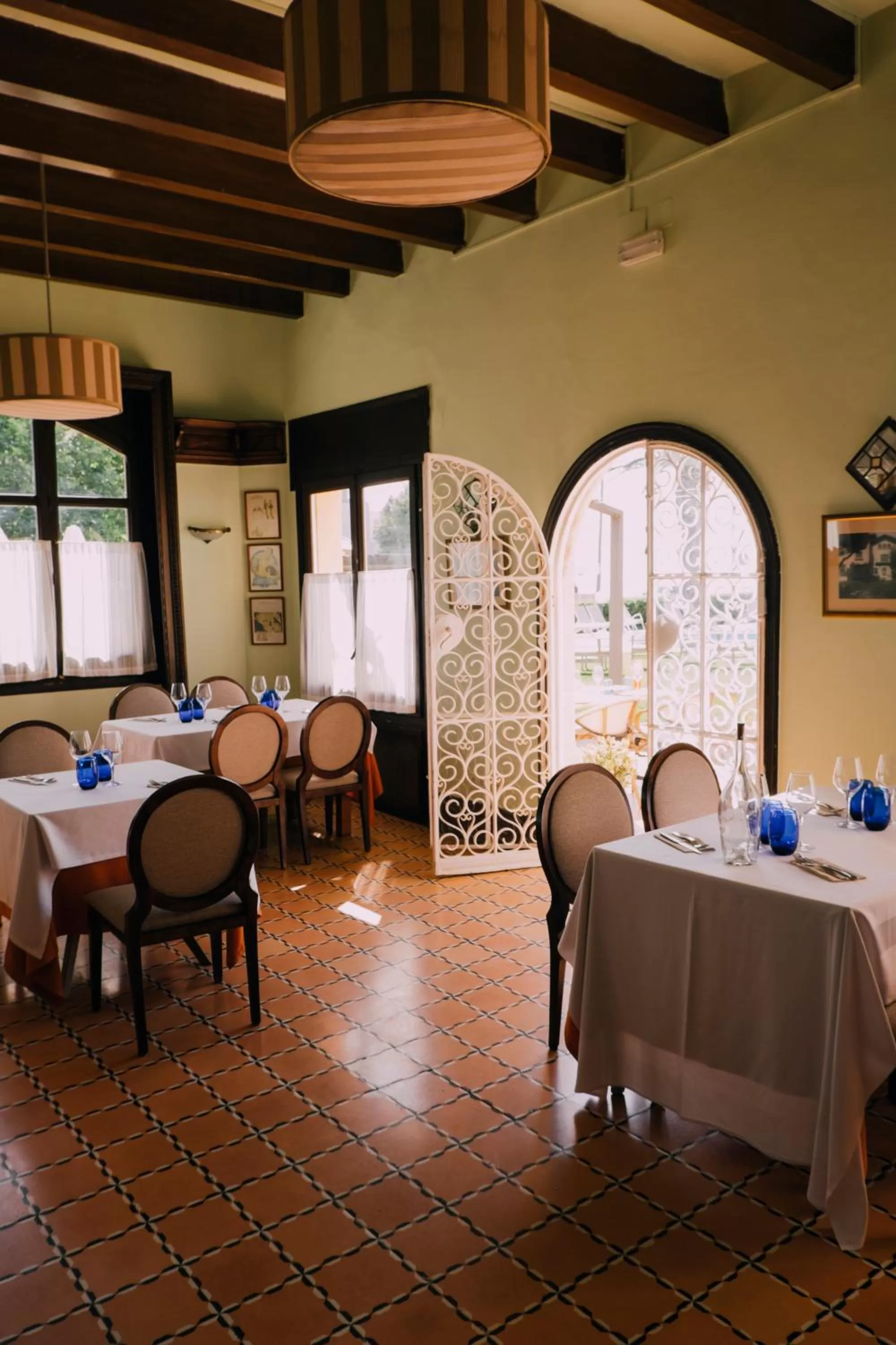 Restaurant/places to eat in Hotel Subur Maritim