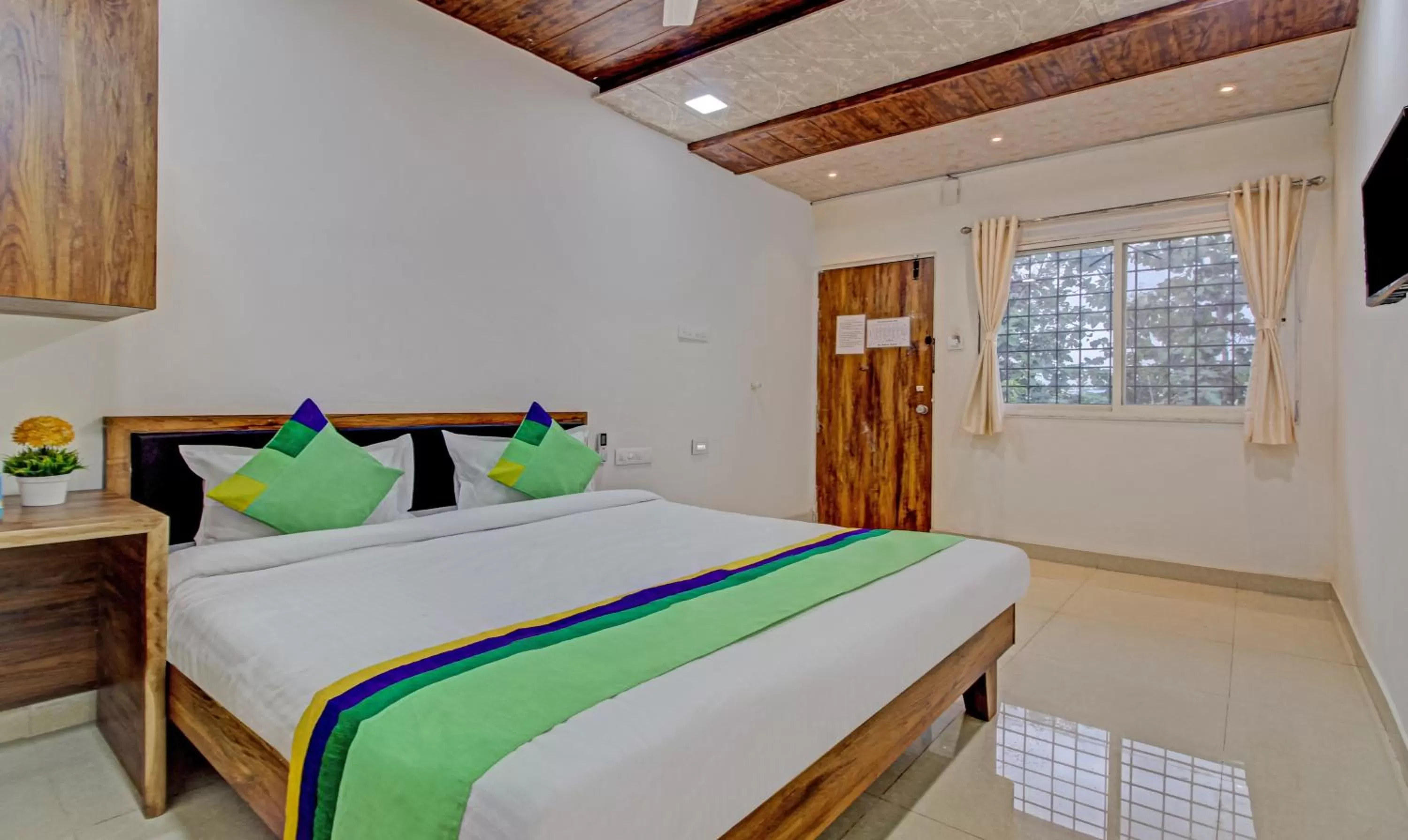 Bedroom, Bed in Sai Samrat Resort
