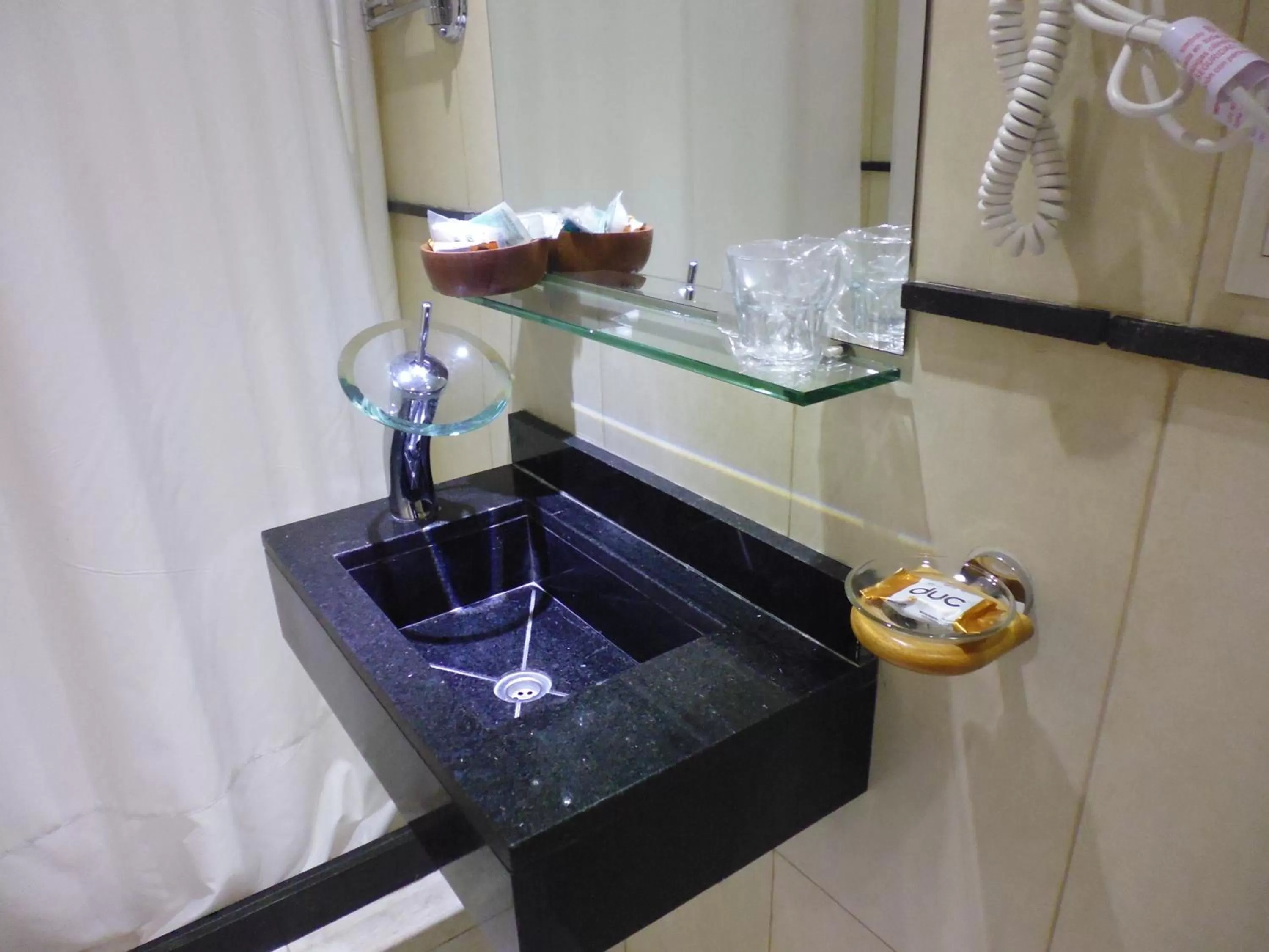 Bathroom in Hotel Athos