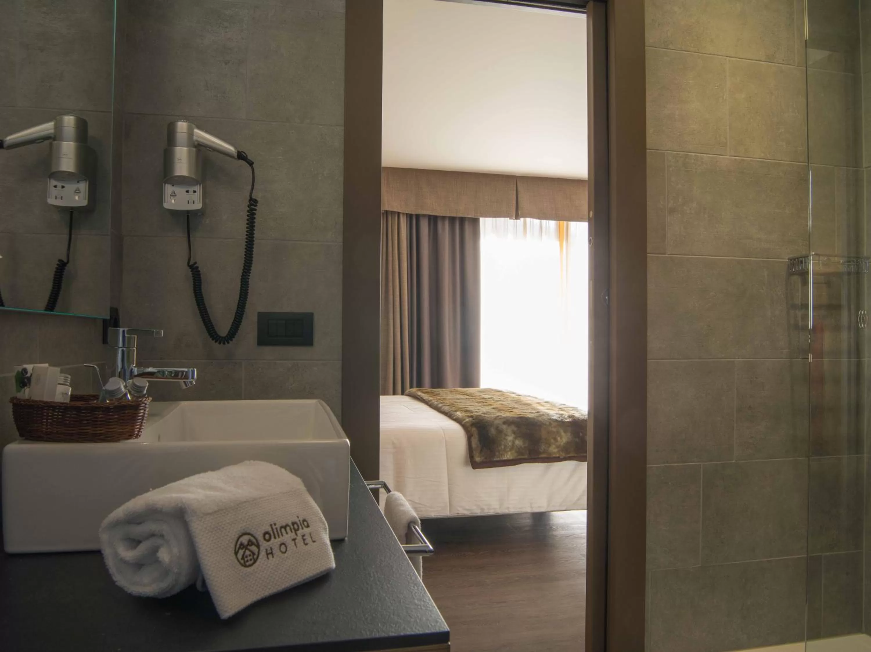 Shower, Bed in Olimpia Hotel
