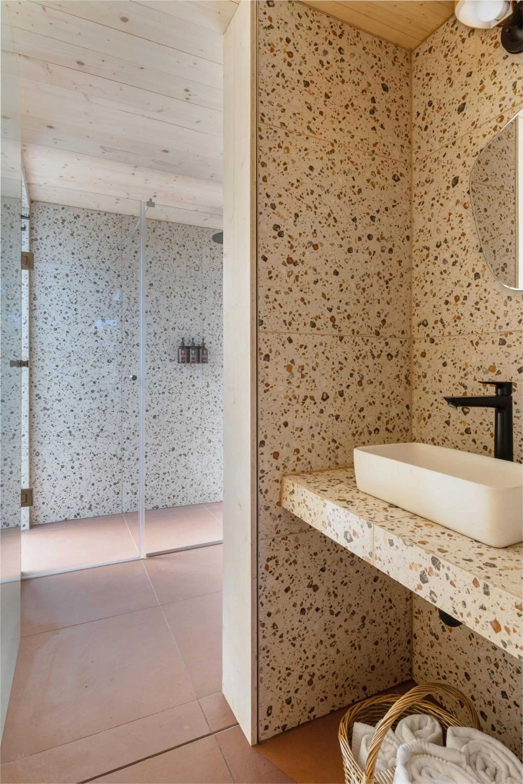 Shower in Eastwind Hotel Lake Placid