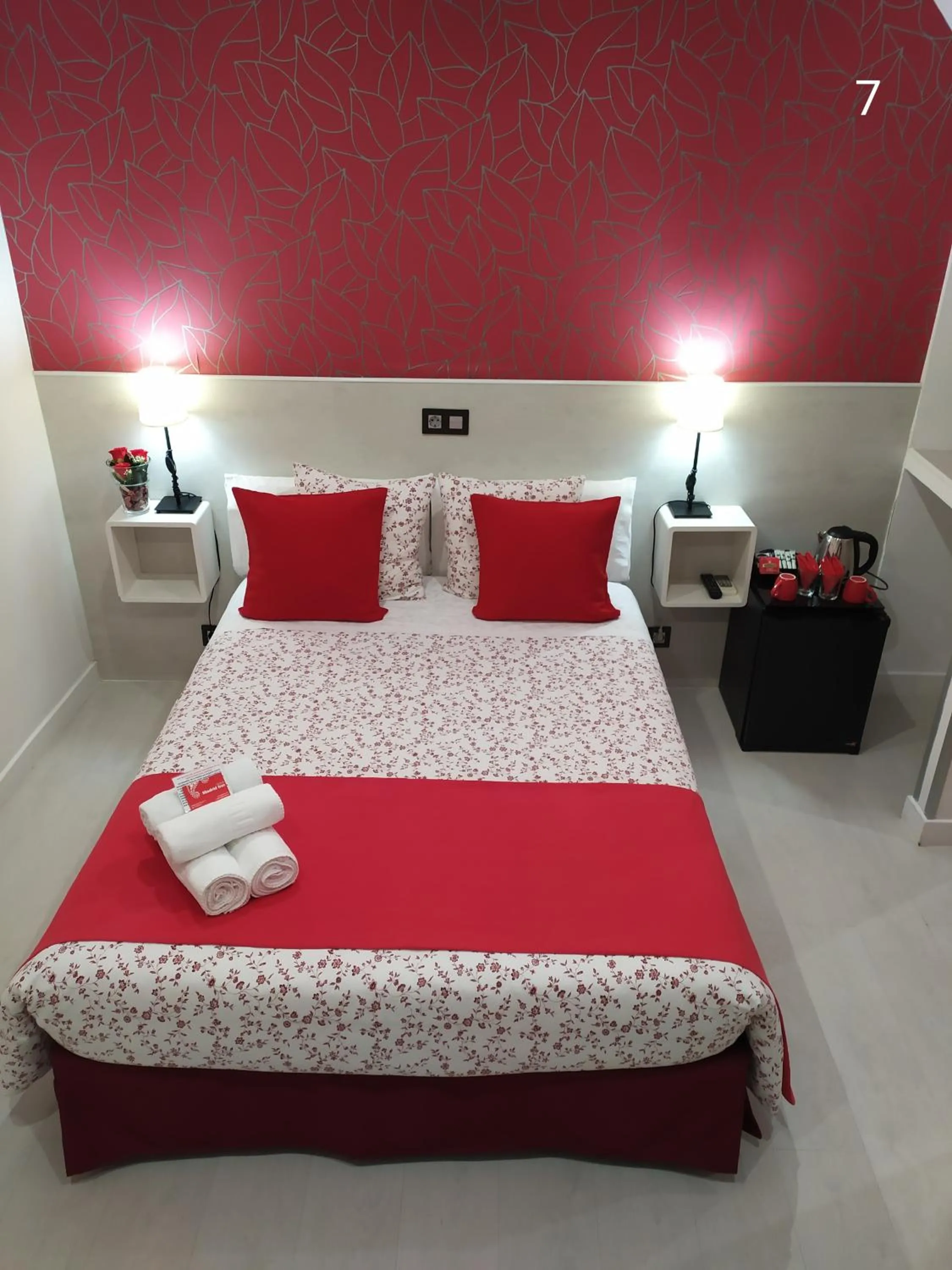 Bed in Hostal Inn Madrid