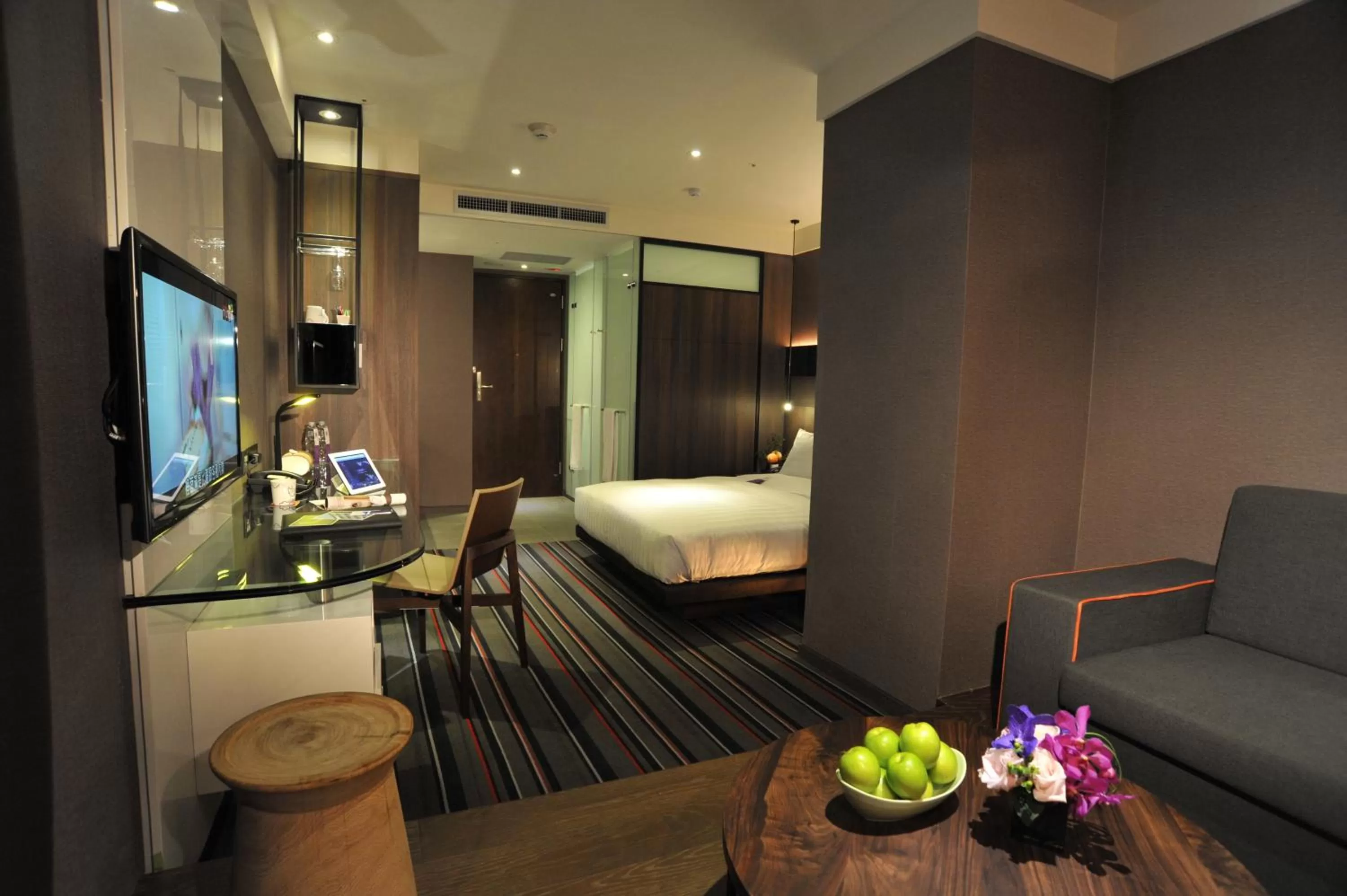 Seating area, Bed in WESTGATE Hotel