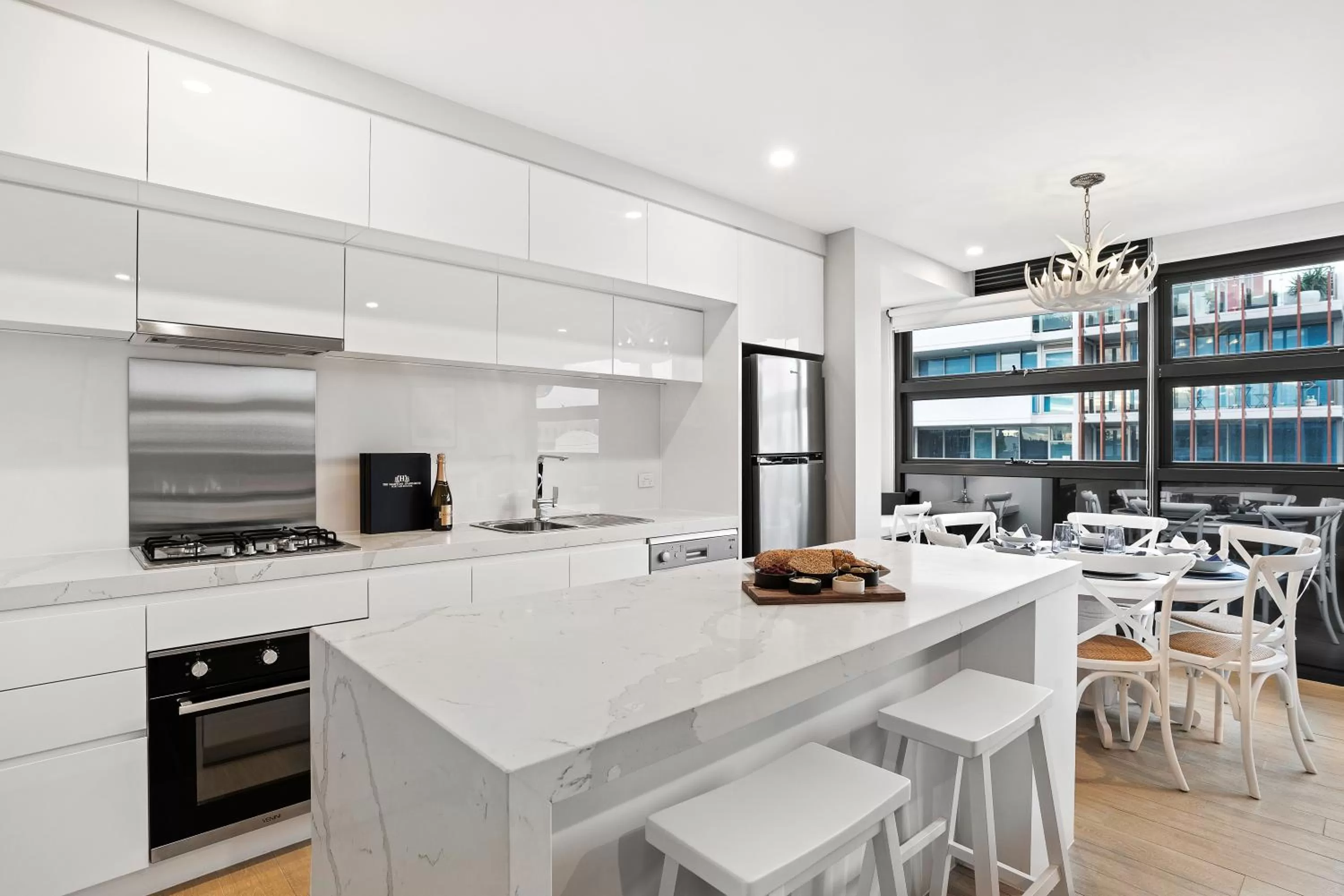 Kitchen or kitchenette in The Hamptons Apartments - Port Melbourne