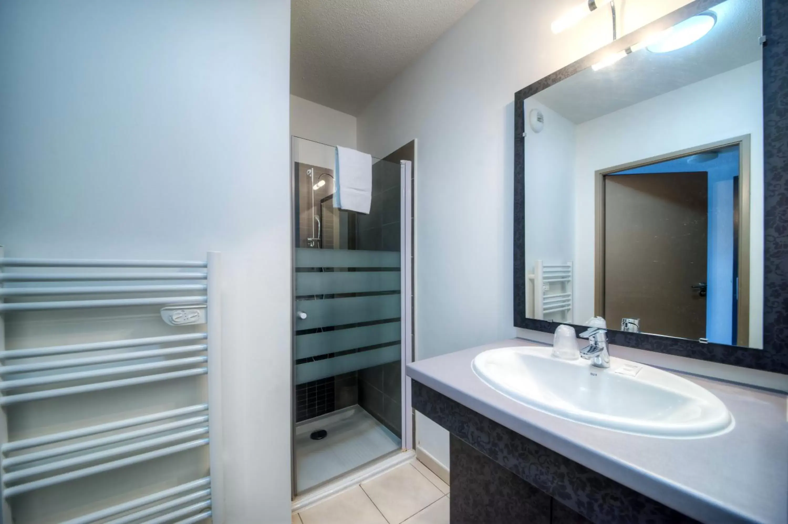 Family Studio with Balcony in Comfort Aparthotel Antibes Le Maestria Family Studio with Balcony in Comfort Aparthotel Antibes Le Maestria