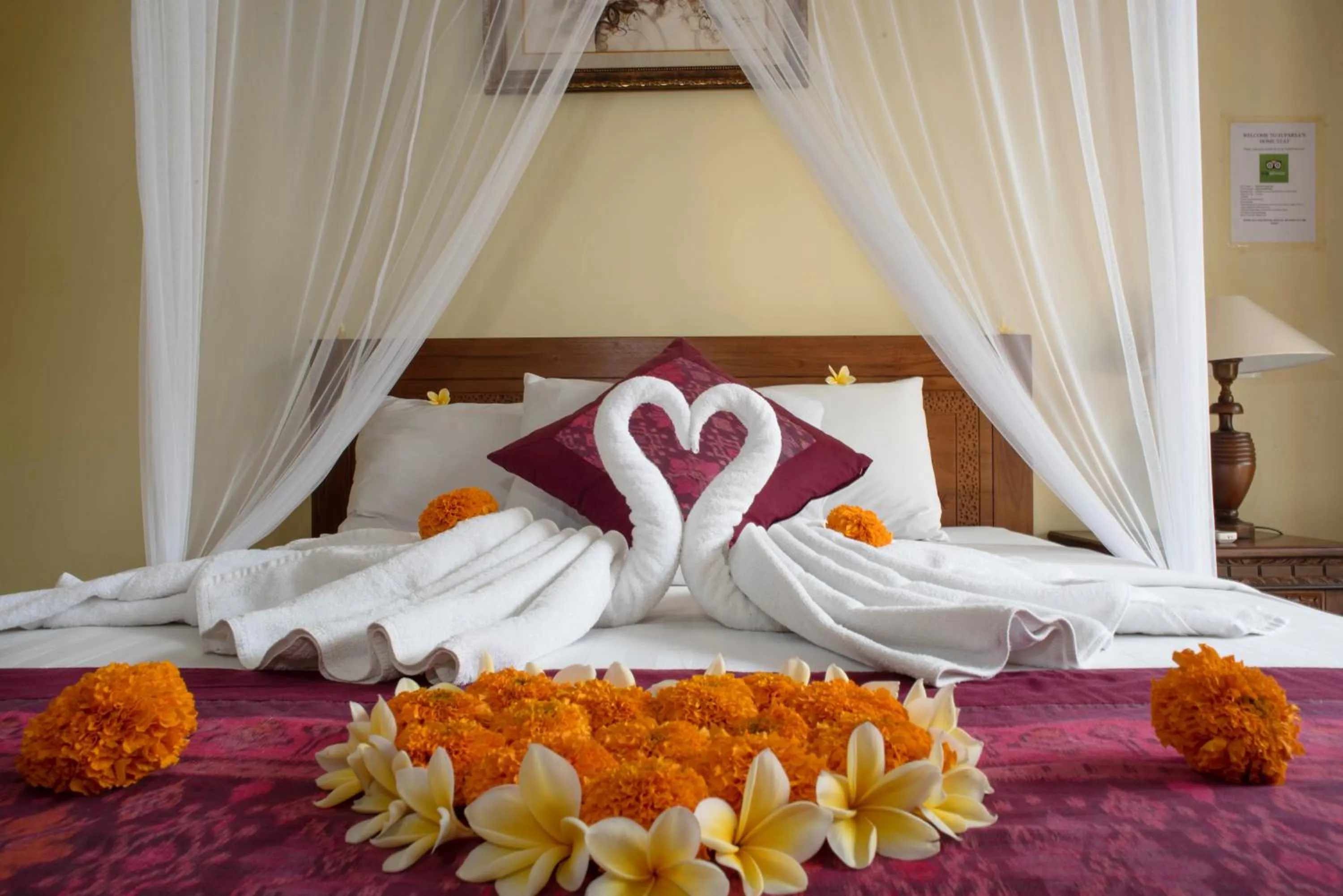 Bed in Suparsa's Homestay