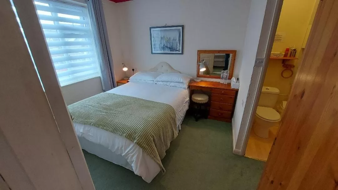 Quadruple Room with Shared Bathroom in The Clifton at Paignton