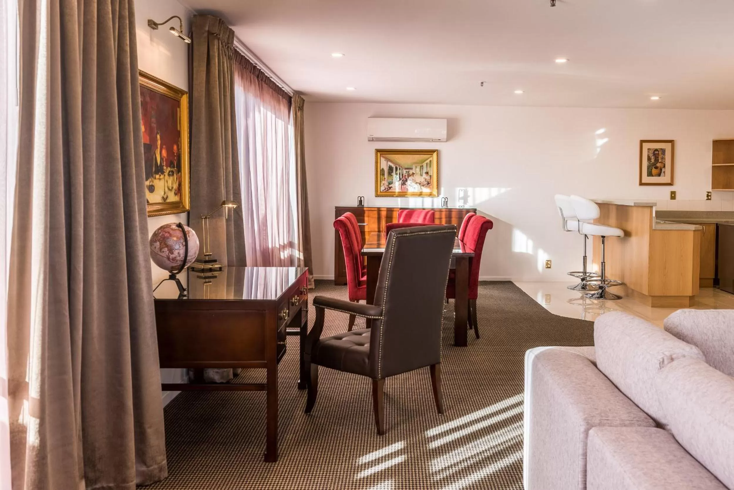 Seating area in Fino Hotel & Suites