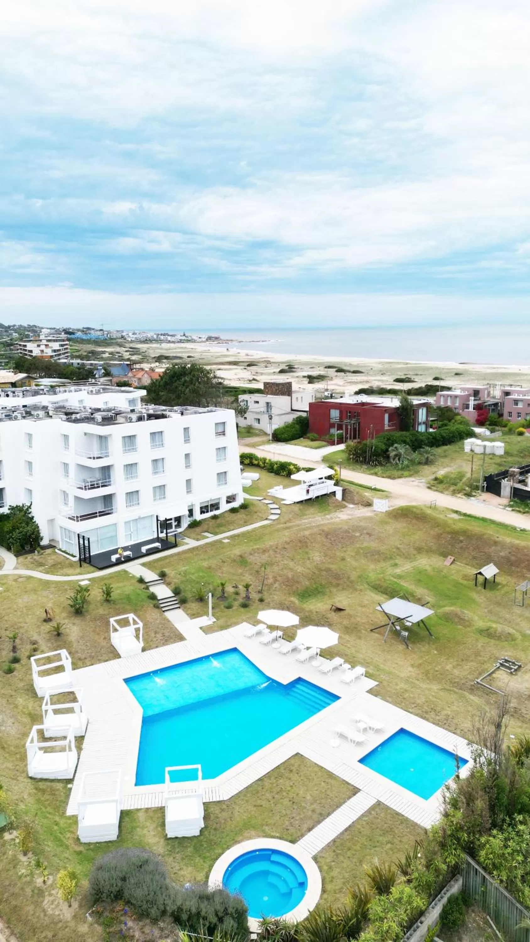 Swimming pool, Bird's-eye View in Hotel Las Olas Resort