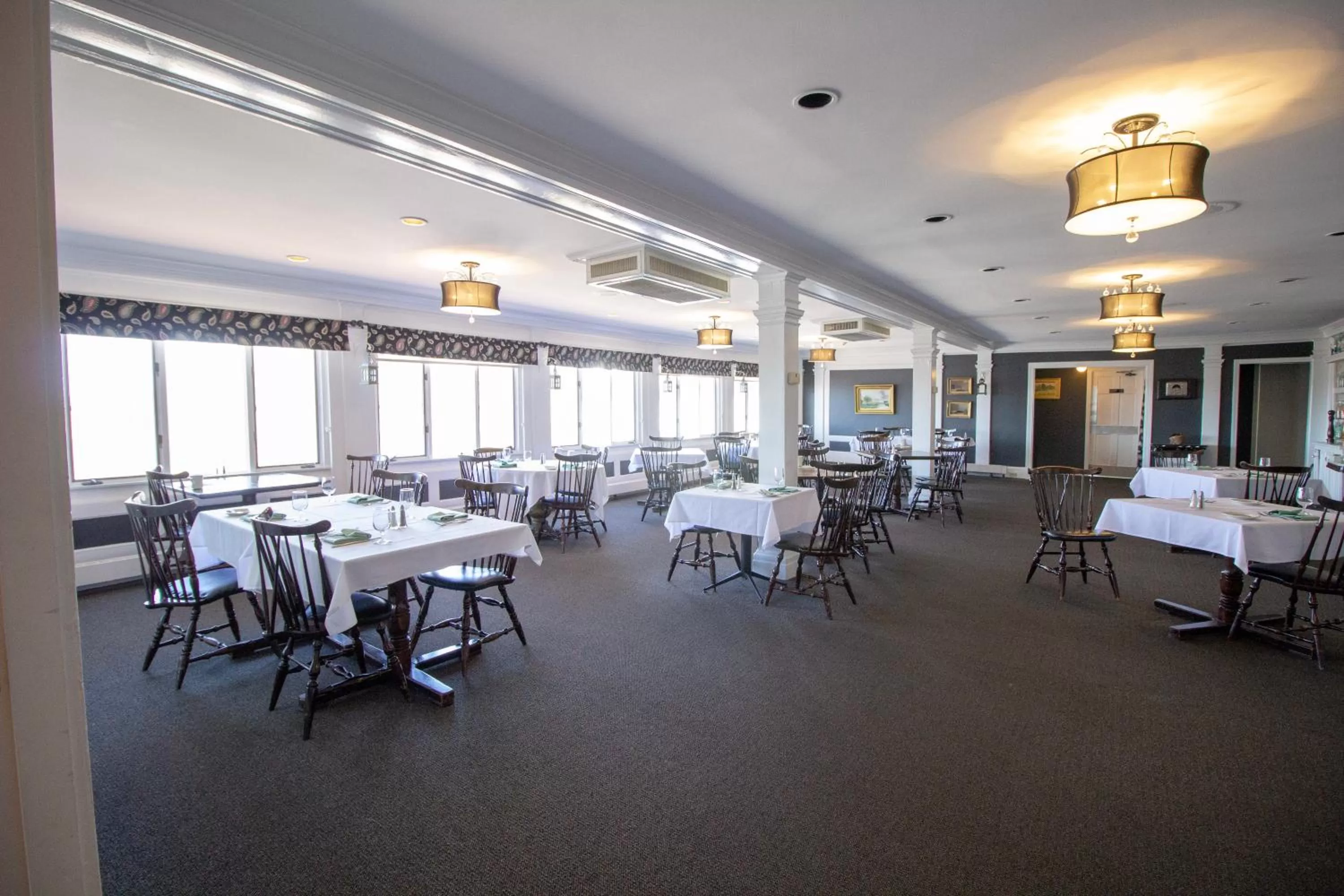 Restaurant/Places to Eat in The Lucerne Inn