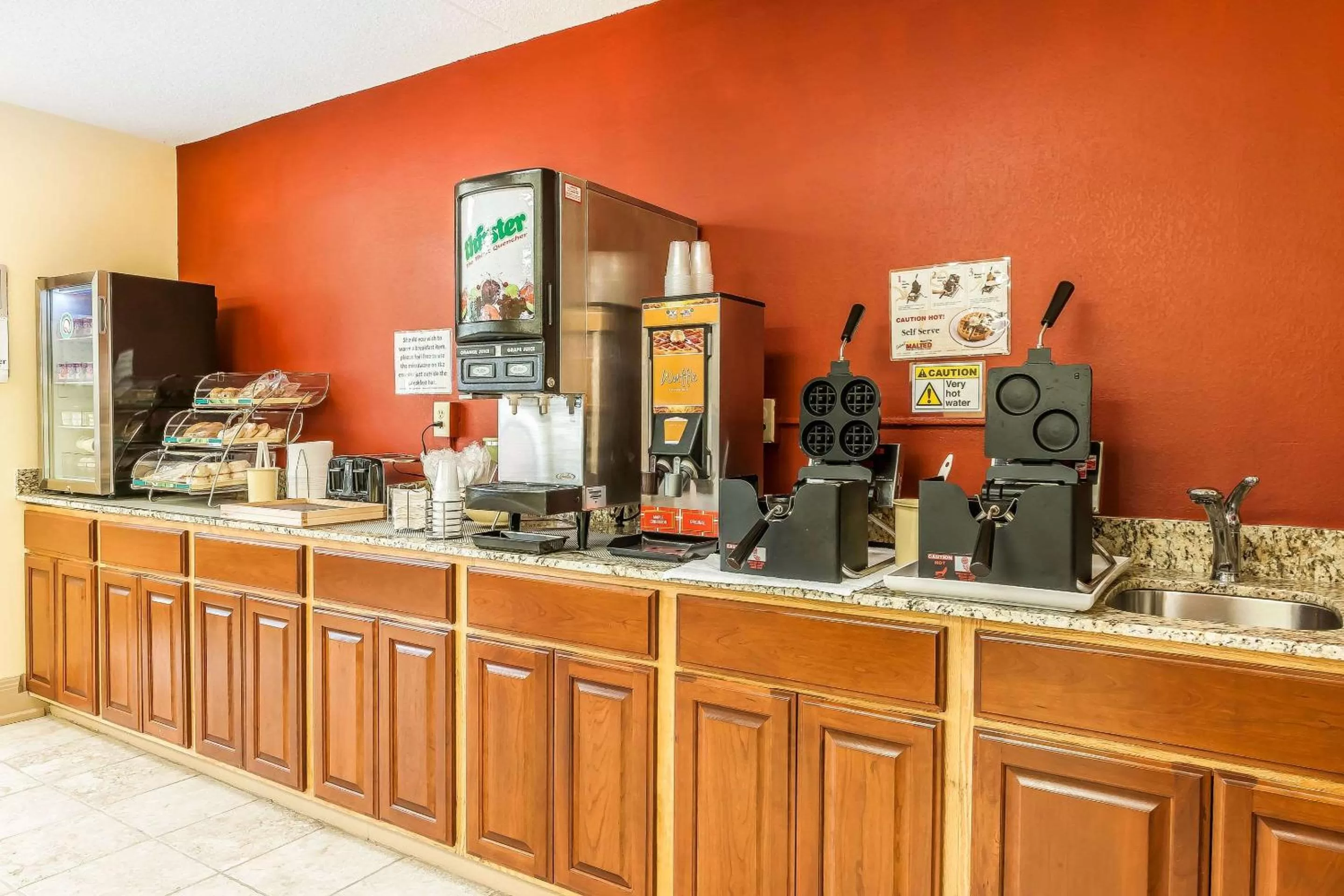 Restaurant/places to eat in Quality Inn Jackson