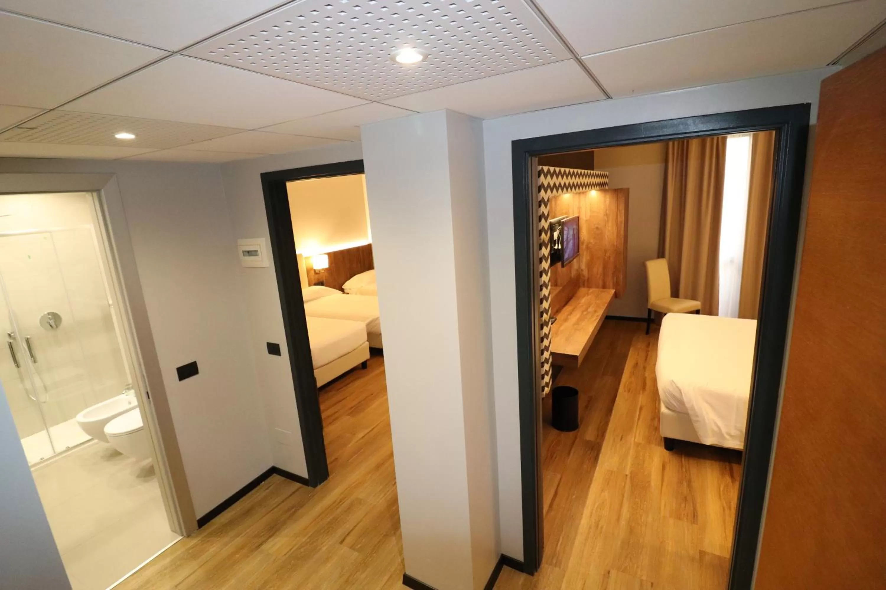 Photo of the whole room, Bed in Hotel Domenichino